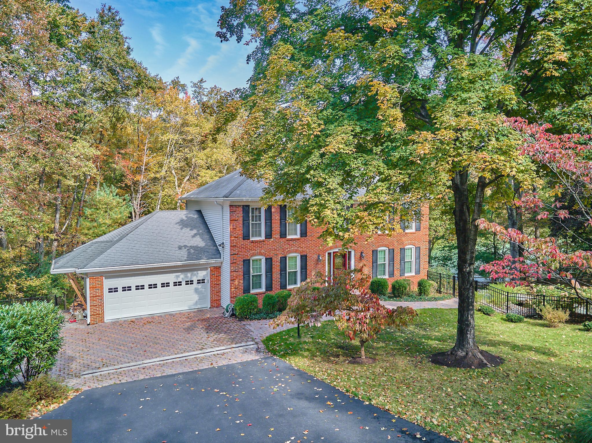 10854 Country Pond
