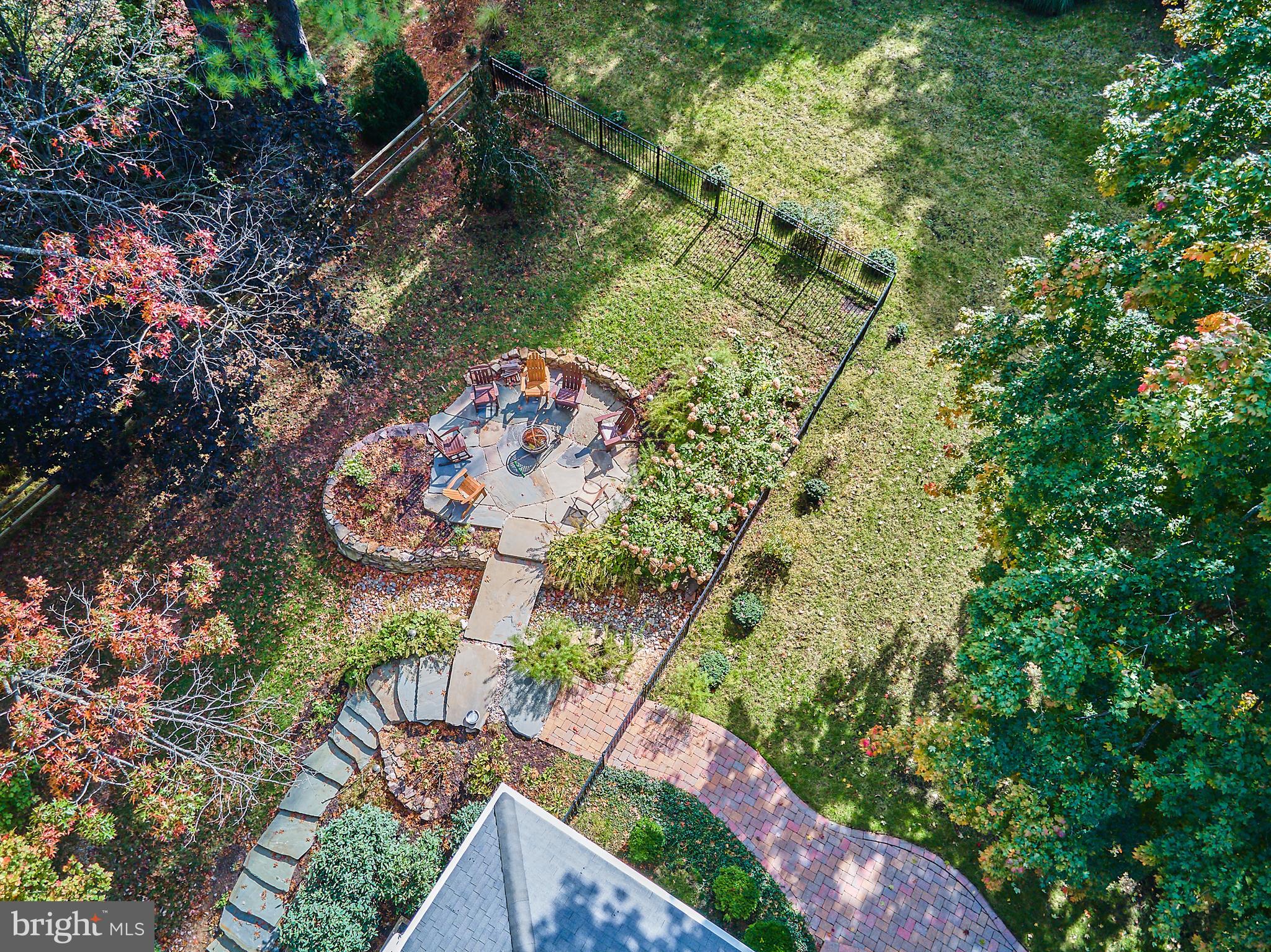 10854 Country Pond