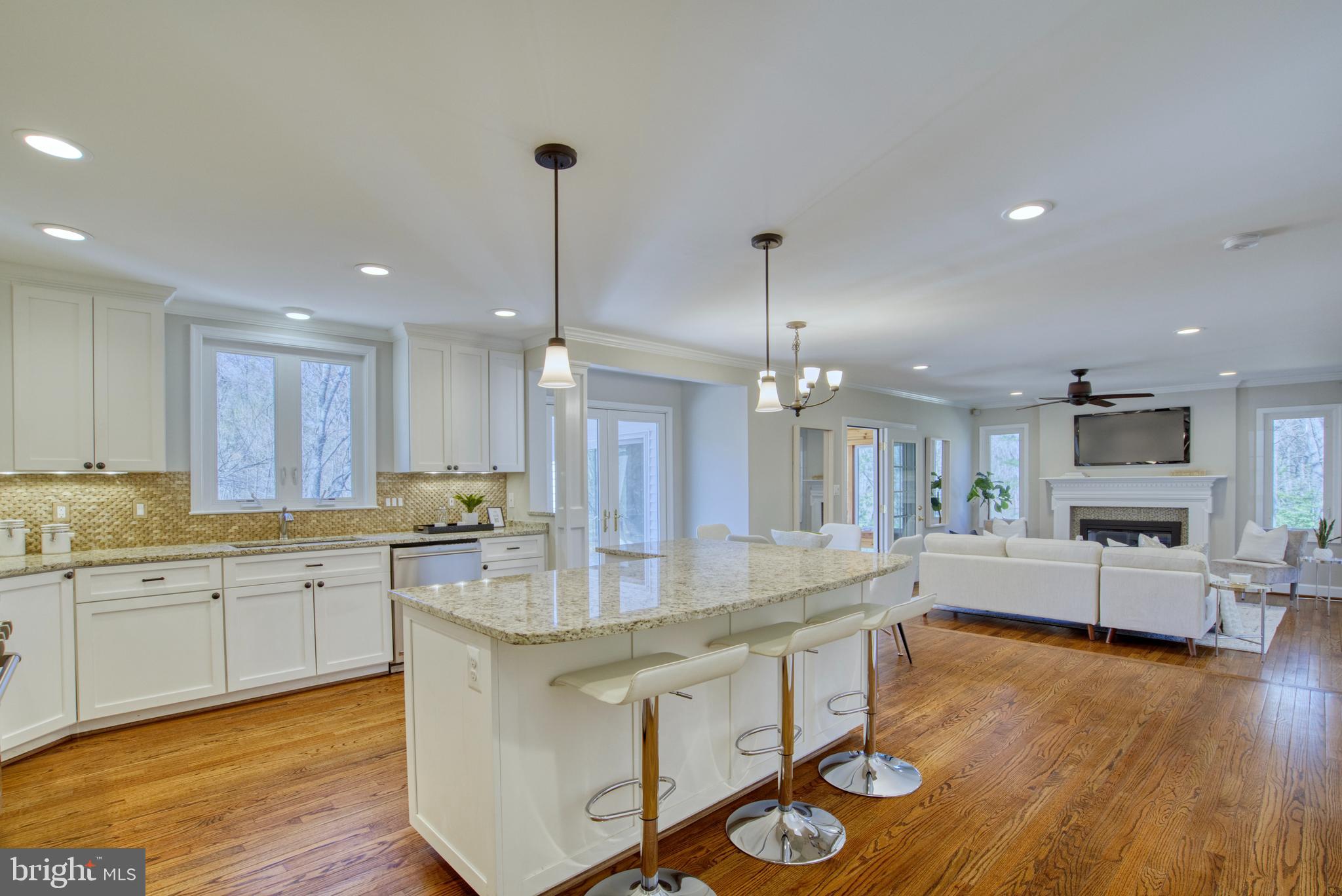 10854 Country Pond