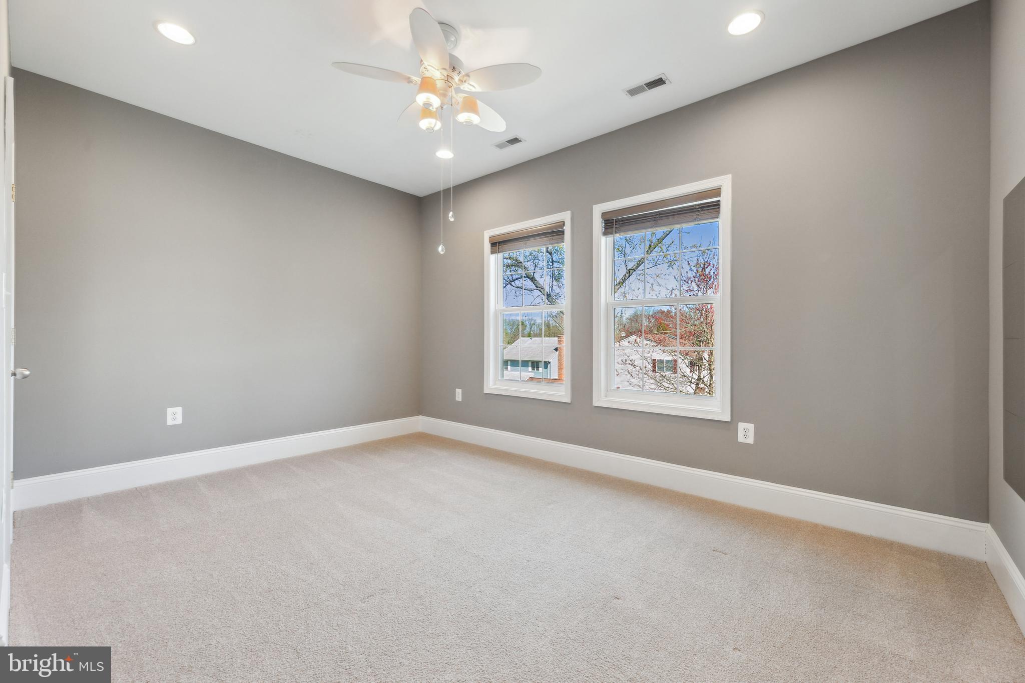 1931 Hillside Dr