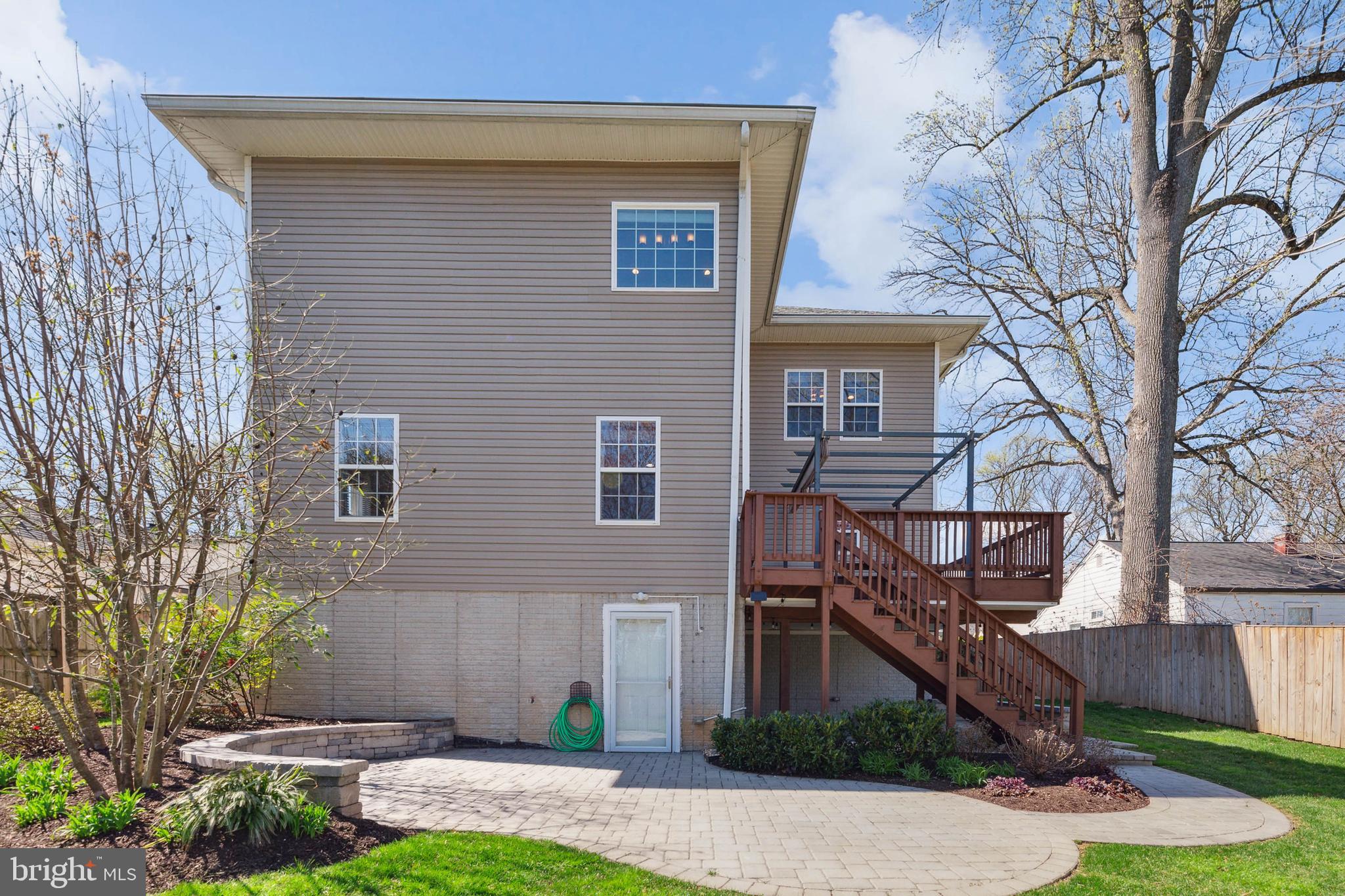 1931 Hillside Dr
