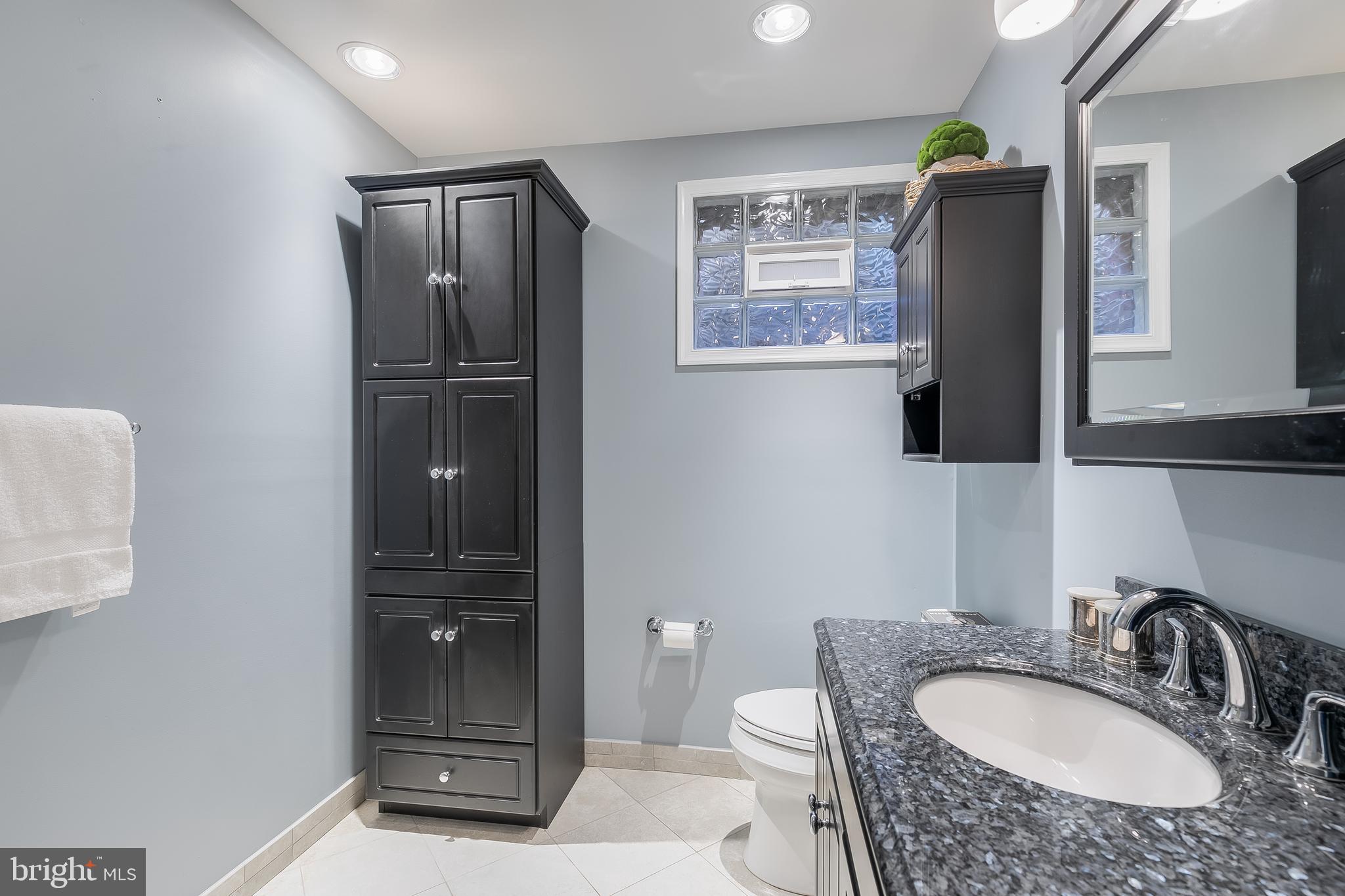 8600 Willowmere Dr