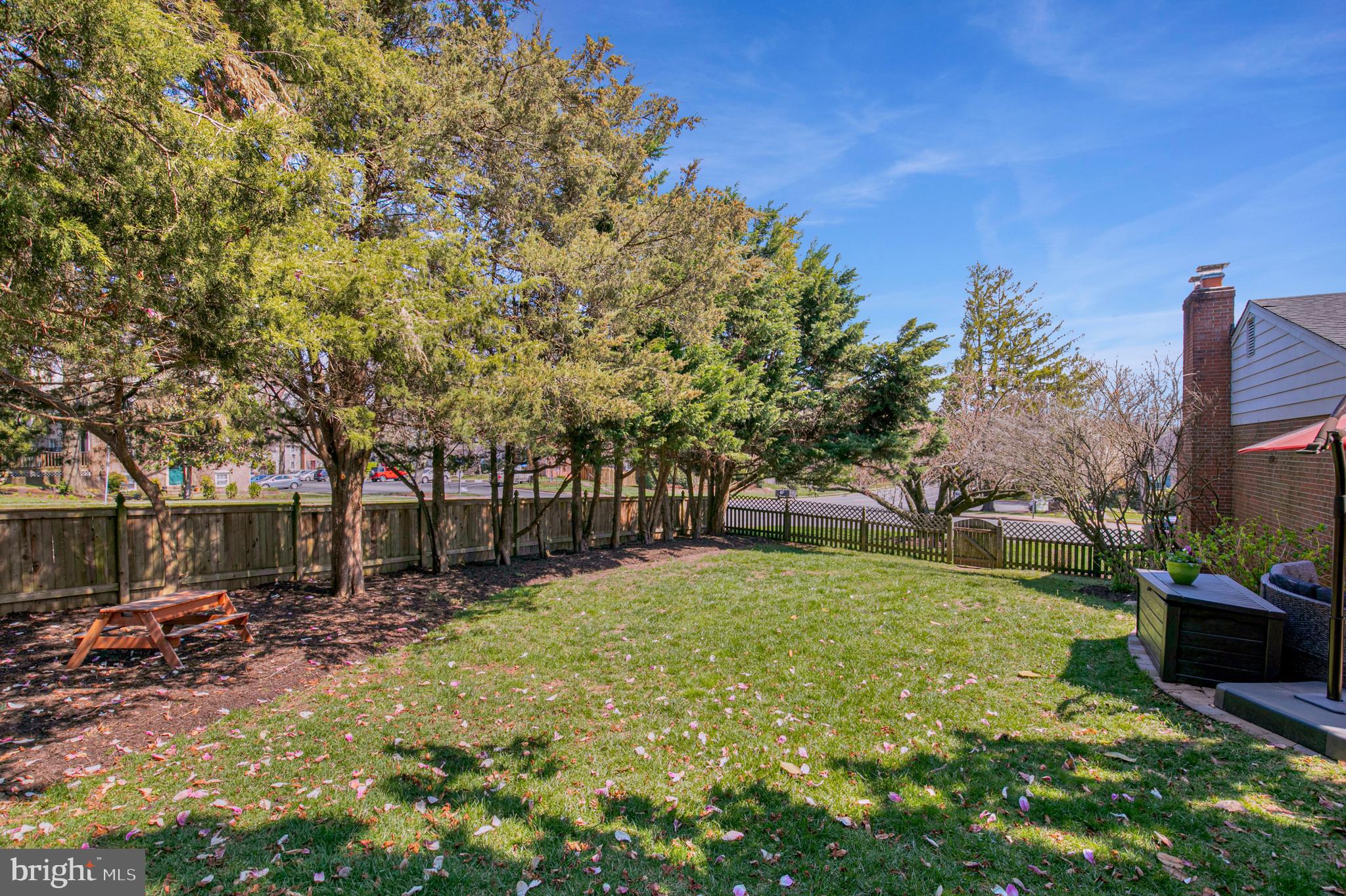 8600 Willowmere Dr