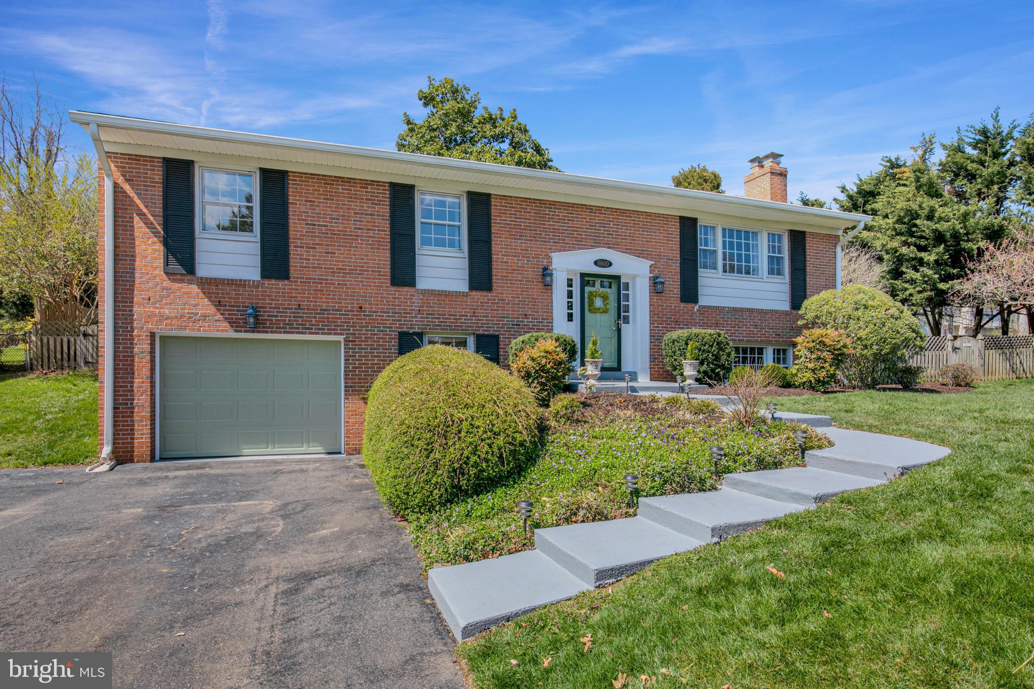 8600 Willowmere Dr