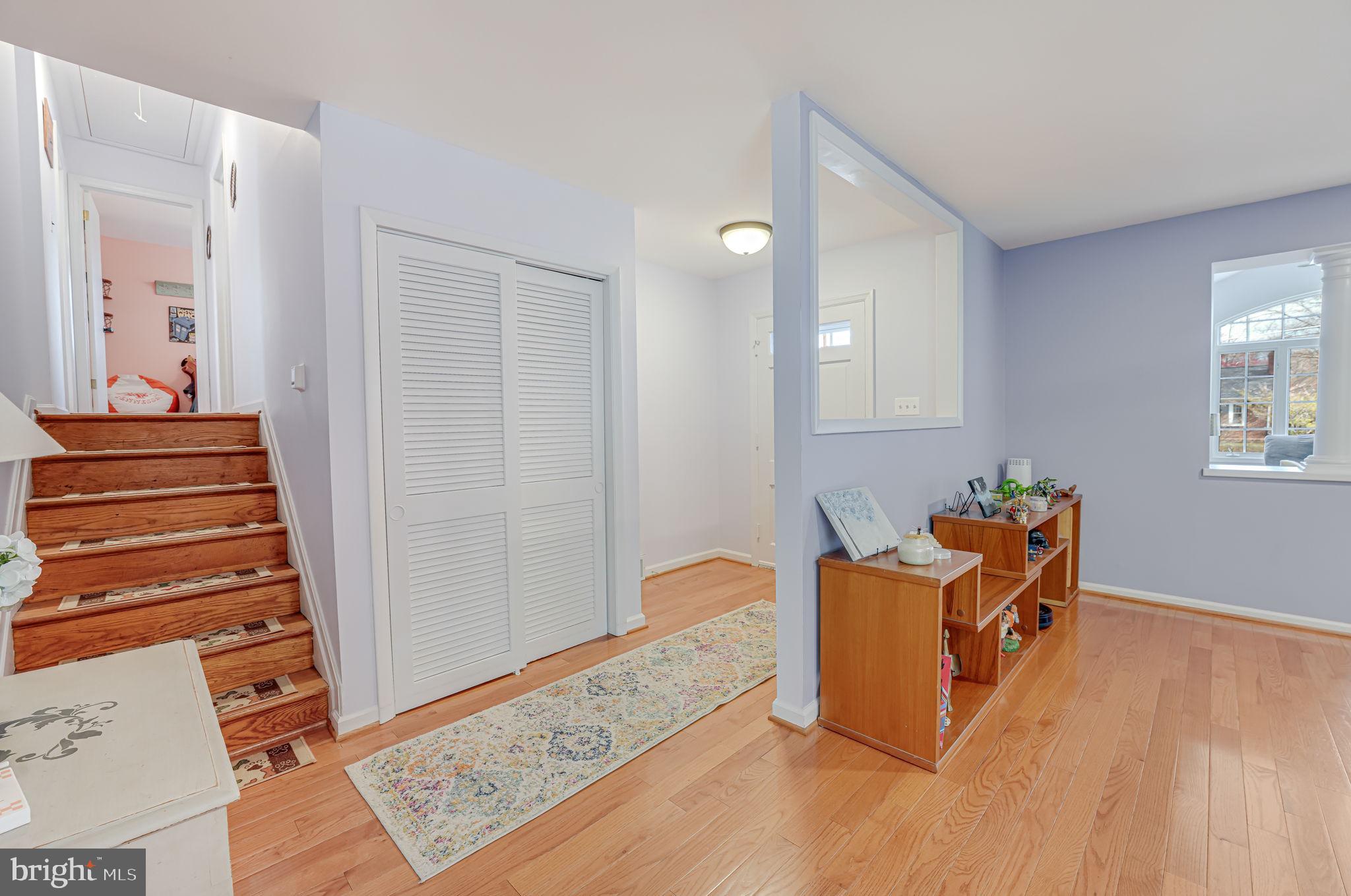 5207 Columbia Rd