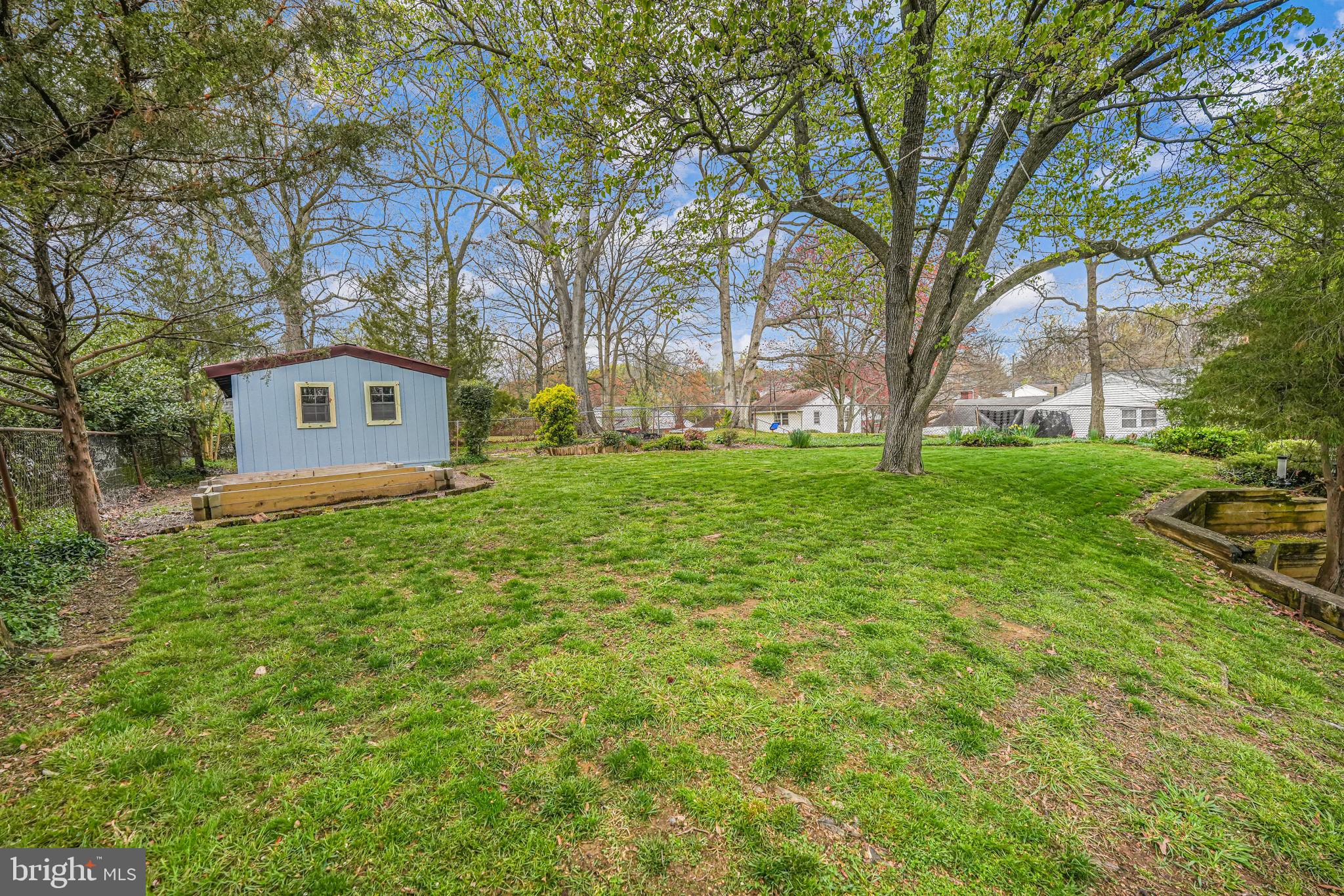 5207 Columbia Rd