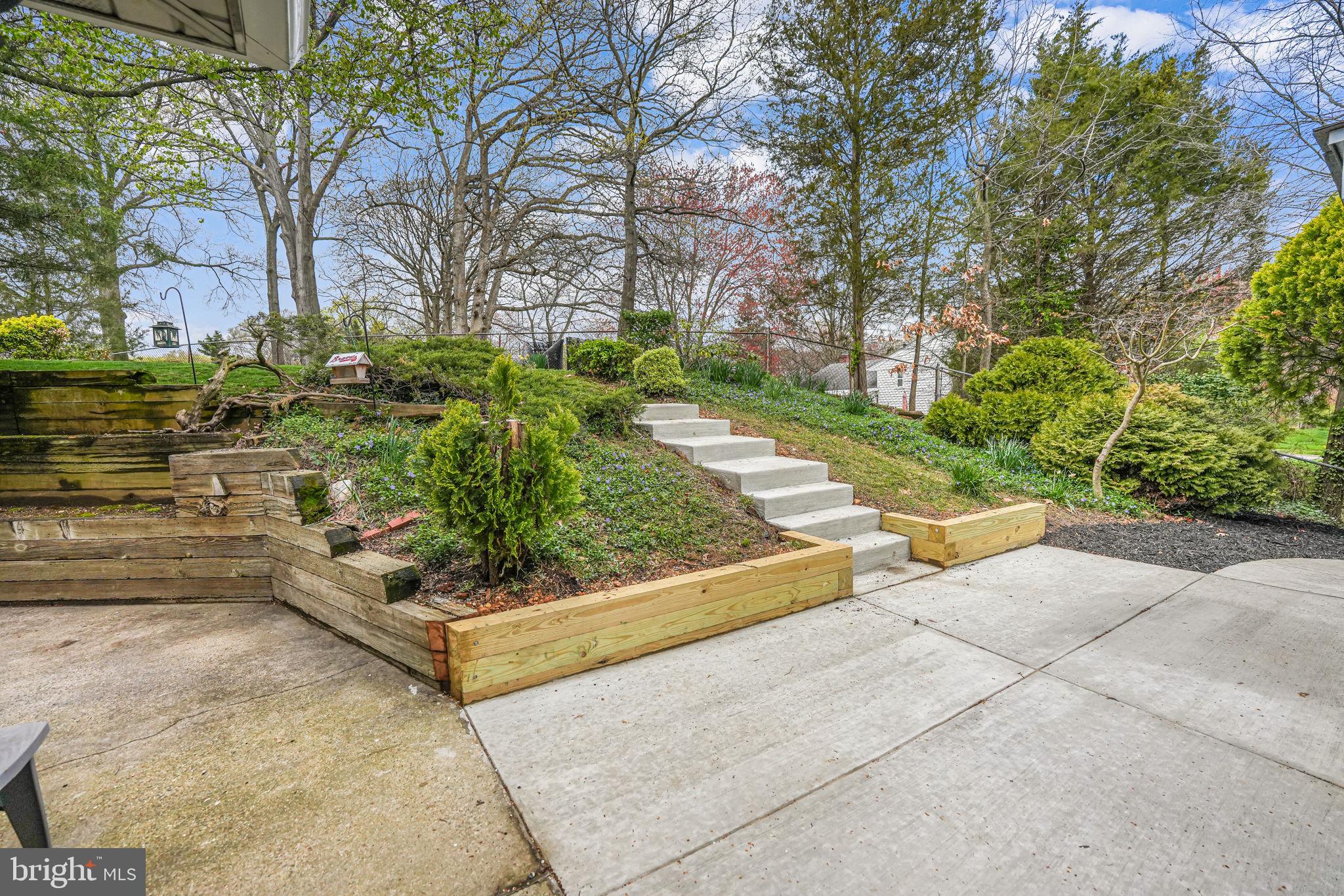 5207 Columbia Rd
