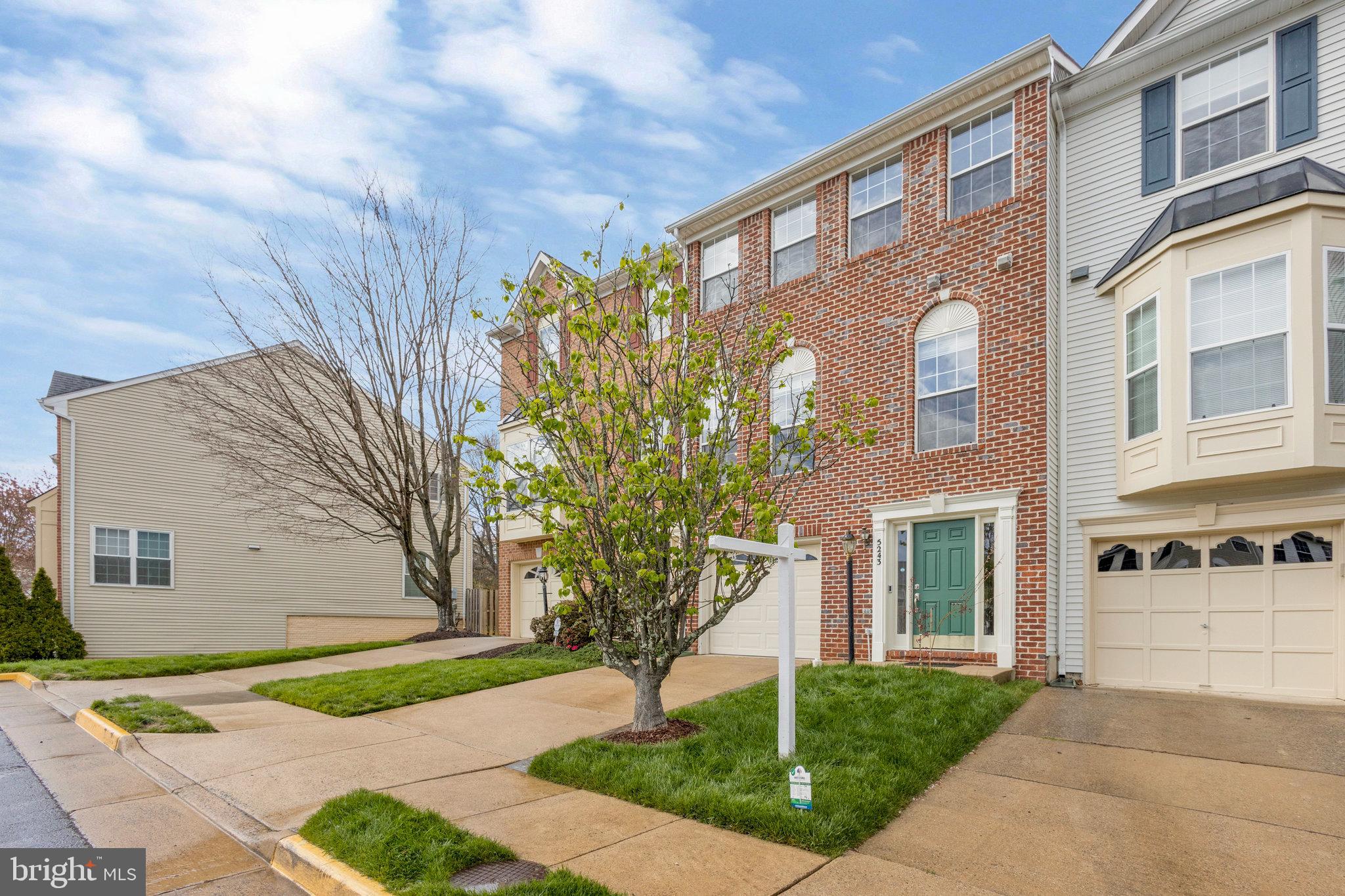 5243 Ballycastle Cir