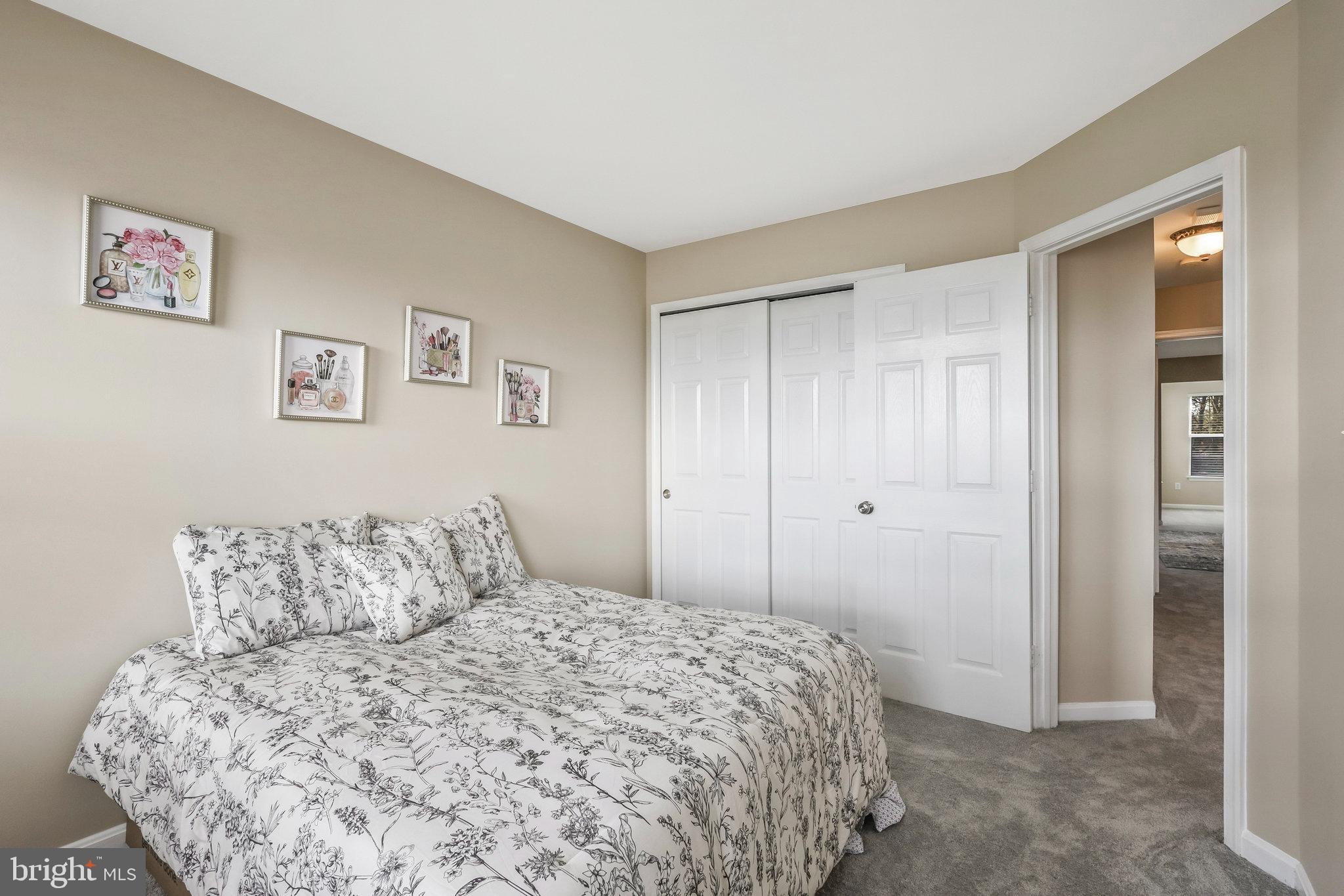 5243 Ballycastle Cir