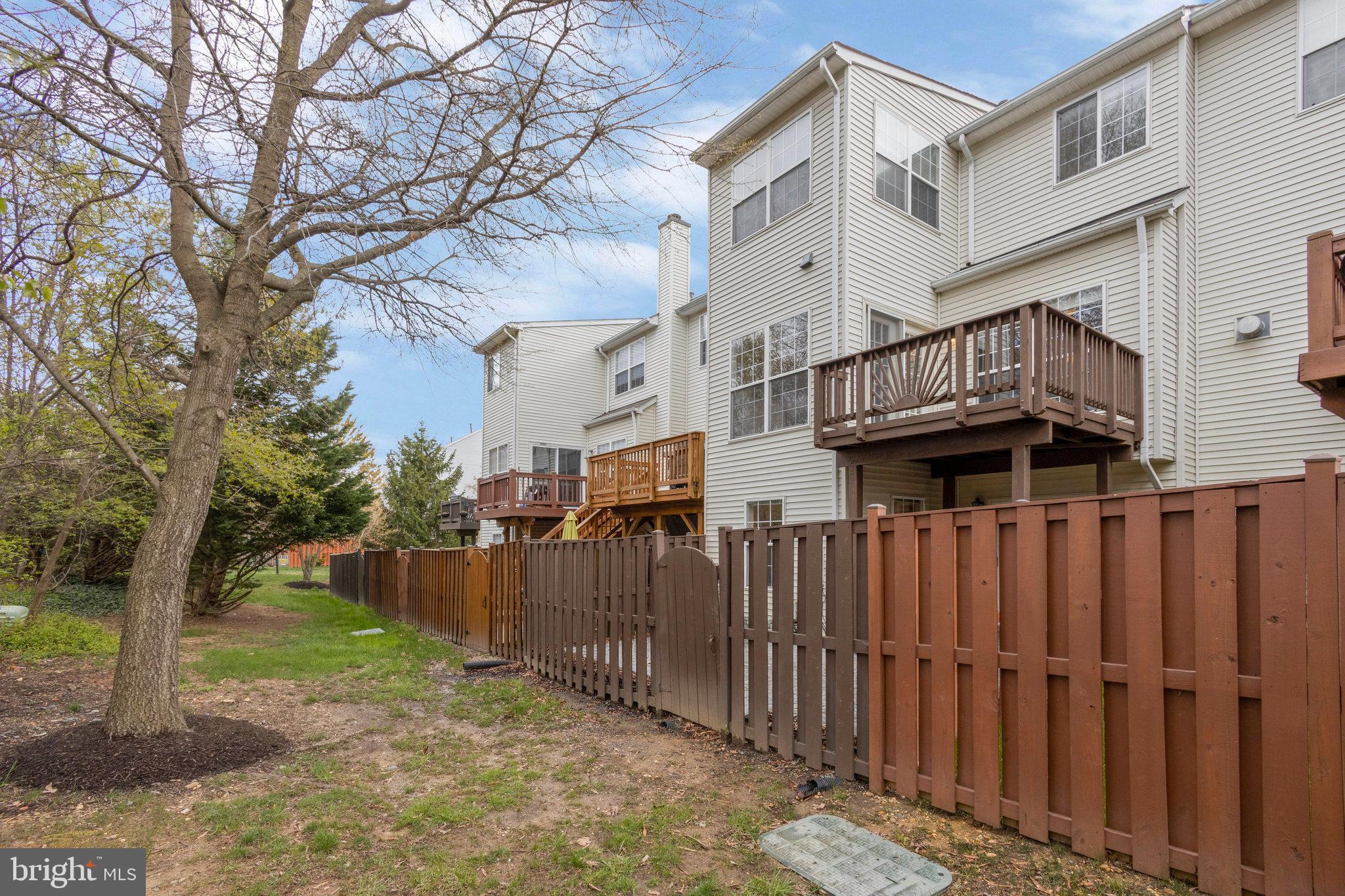 5243 Ballycastle Cir