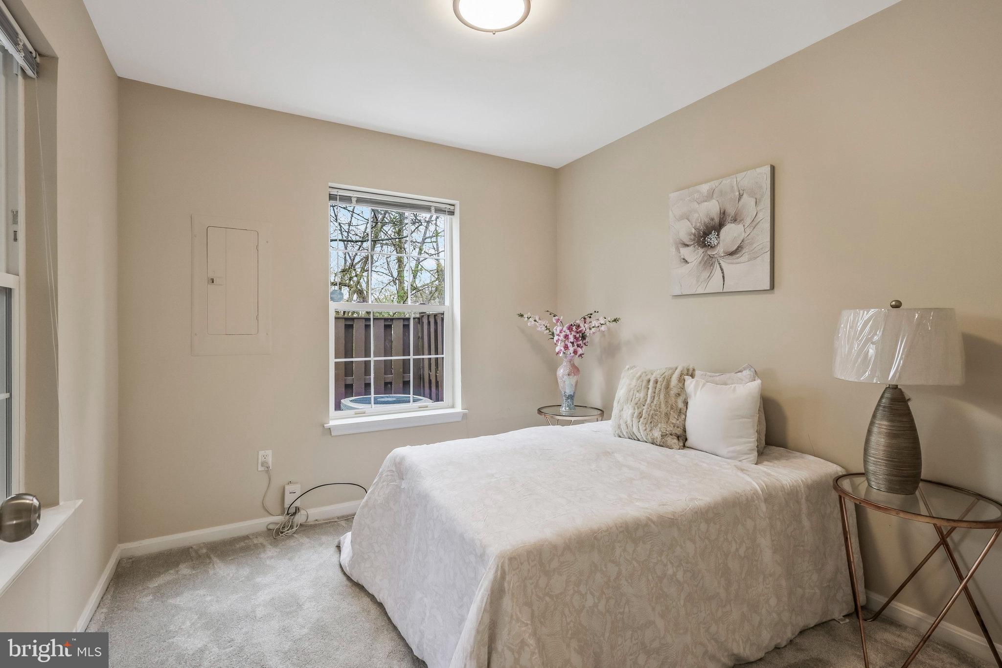 5243 Ballycastle Cir