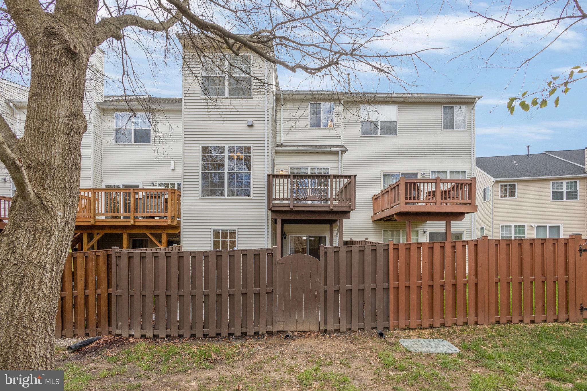5243 Ballycastle Cir