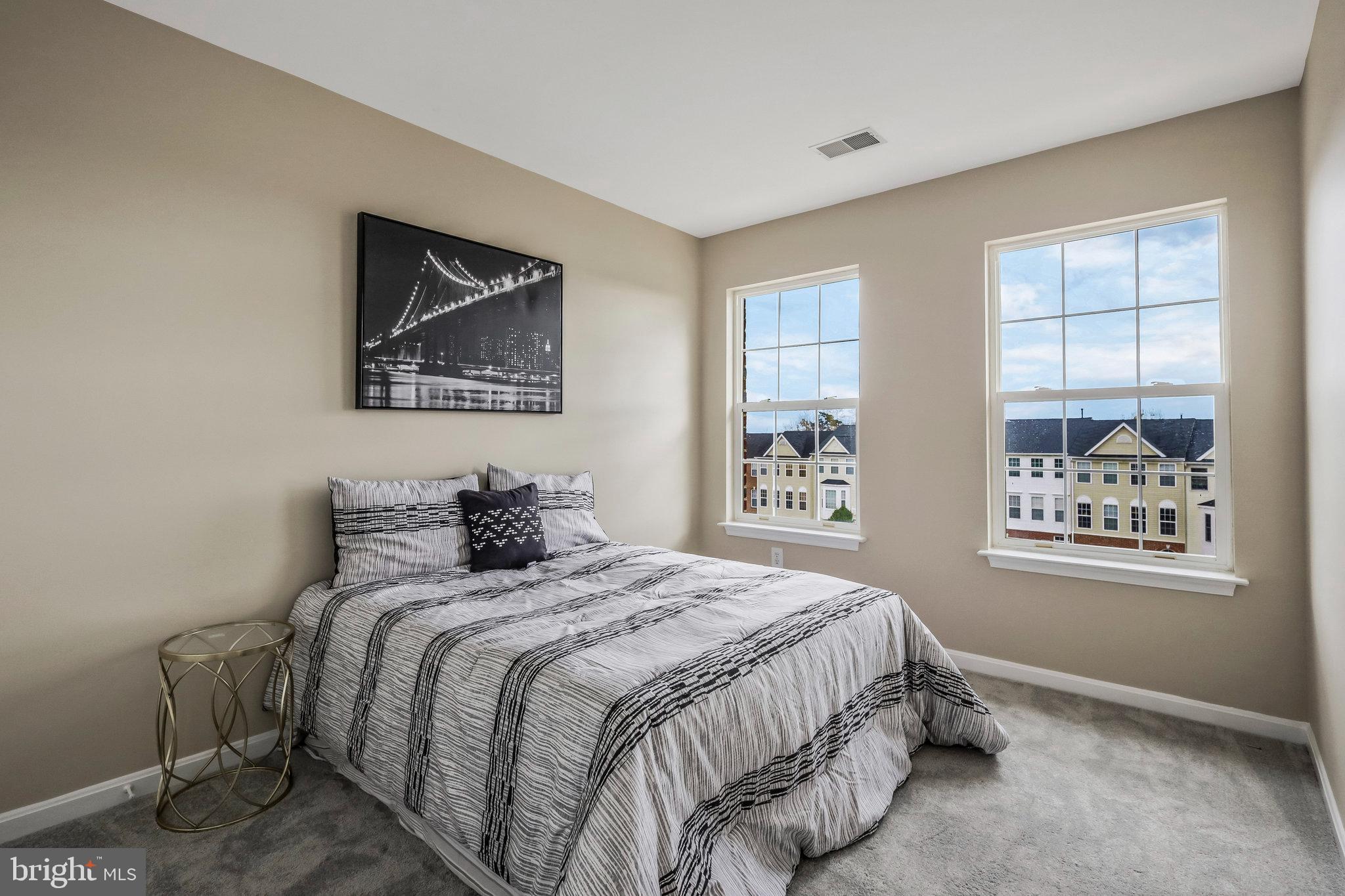 5243 Ballycastle Cir
