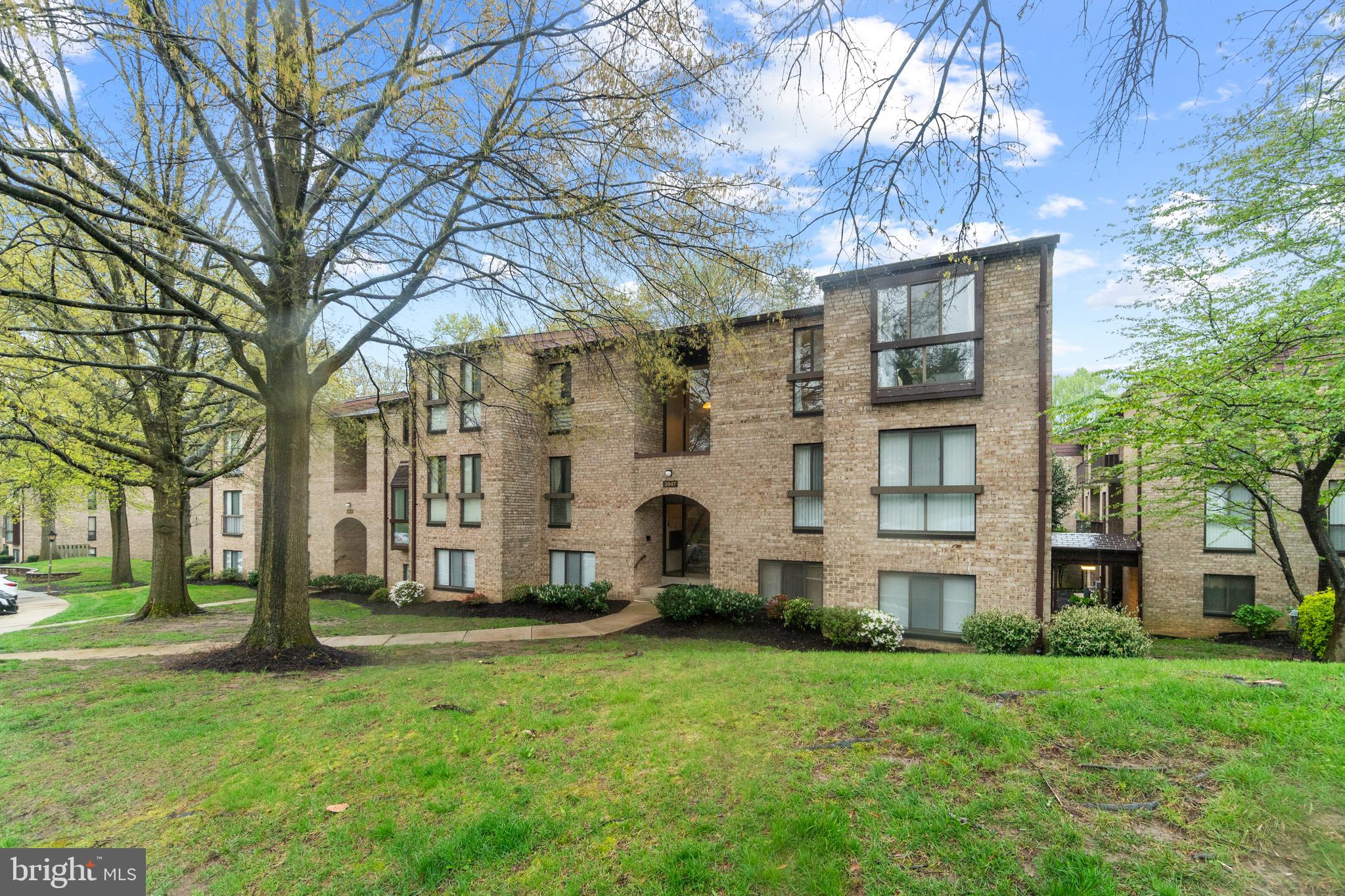 2047 Royal Fern Ct #22b
