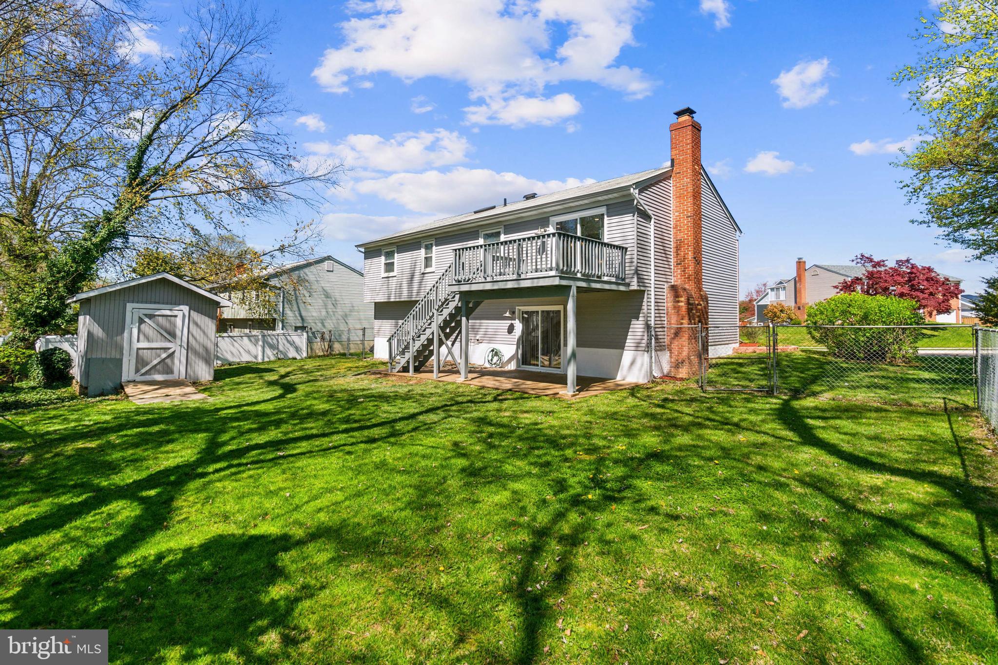 3905 Hillview Ct