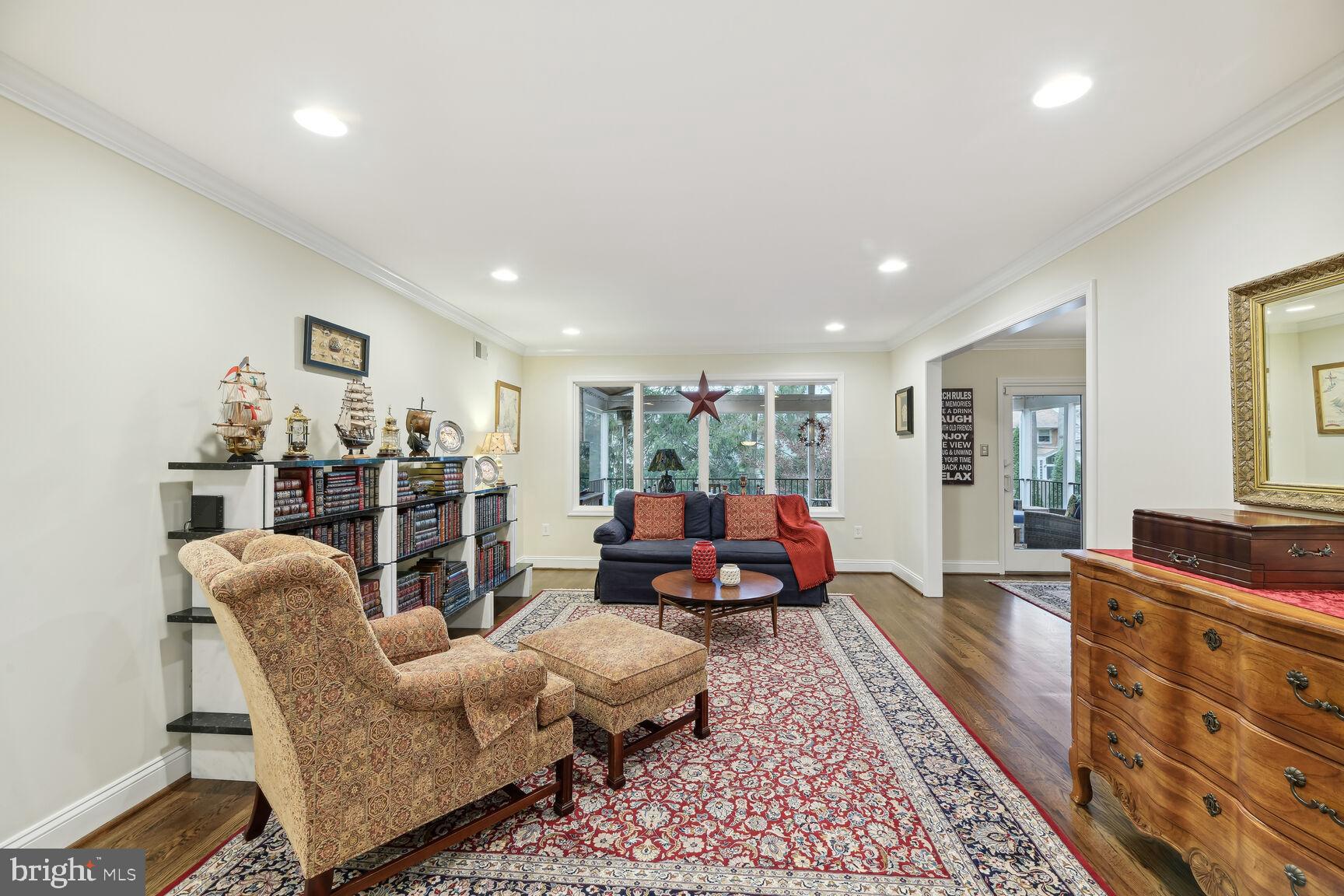 3300 Clearwood Ct