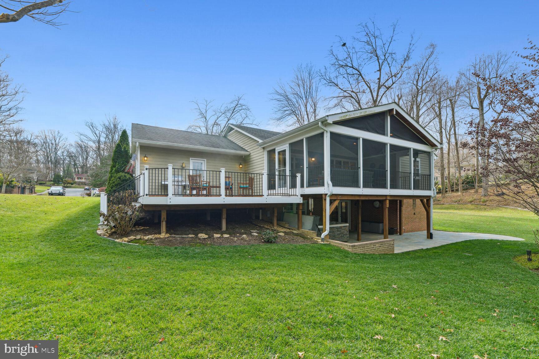 3300 Clearwood Ct