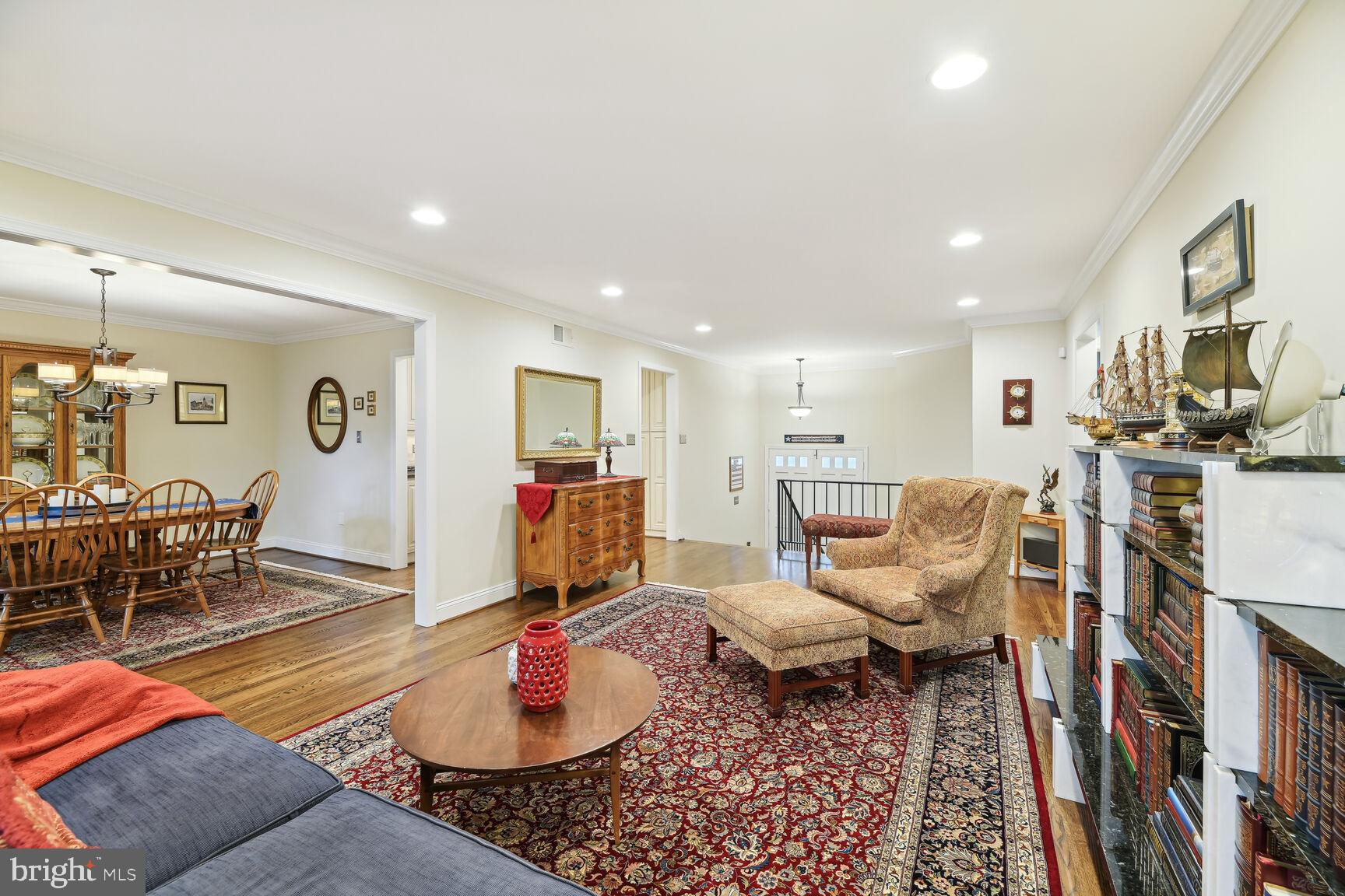 3300 Clearwood Ct