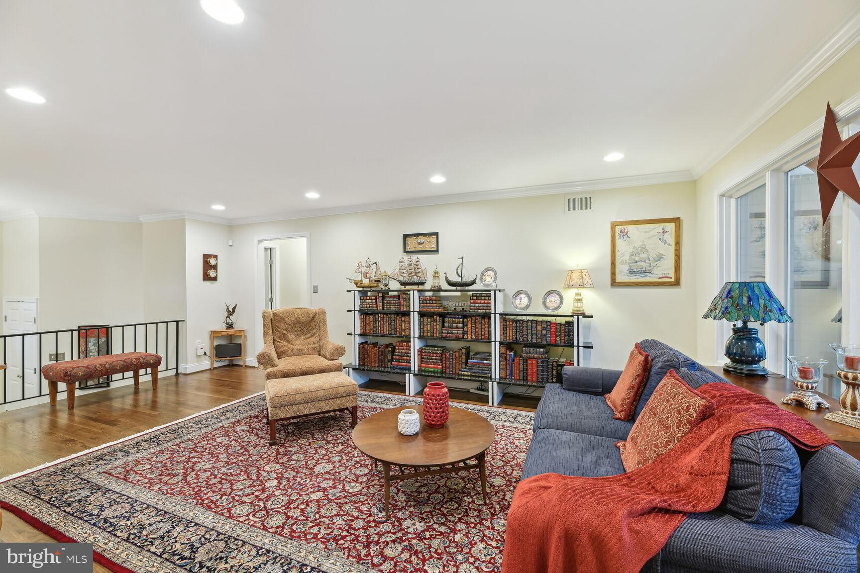 3300 Clearwood Ct