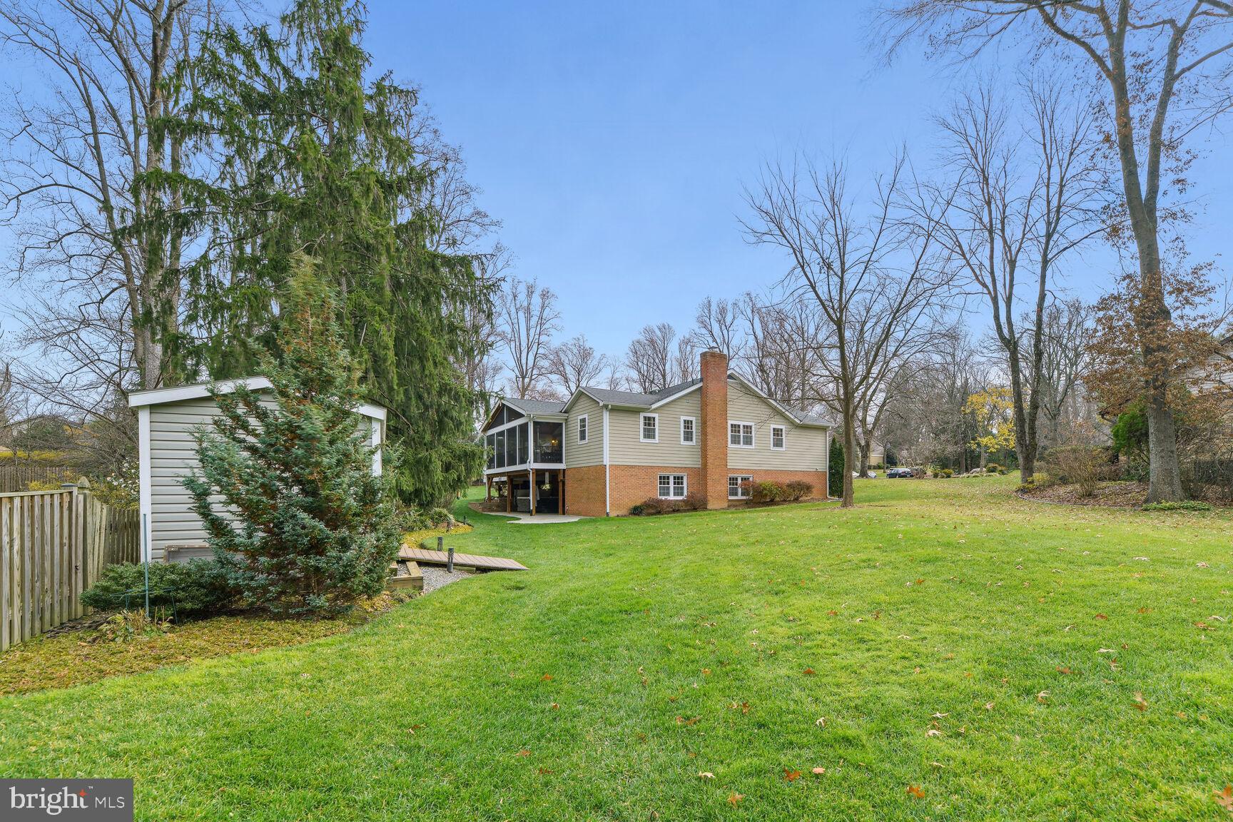 3300 Clearwood Ct