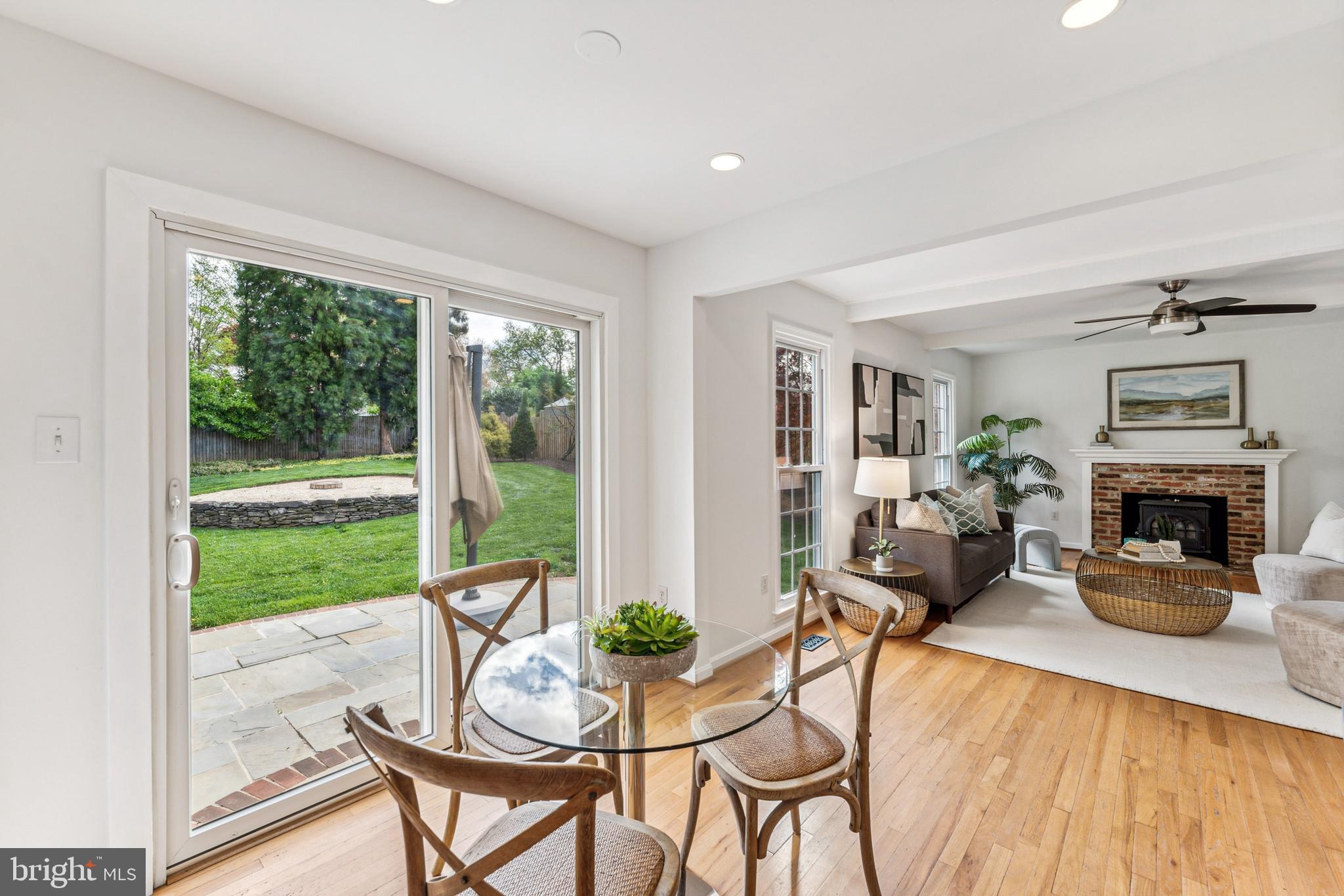203 Ceret Ct SW