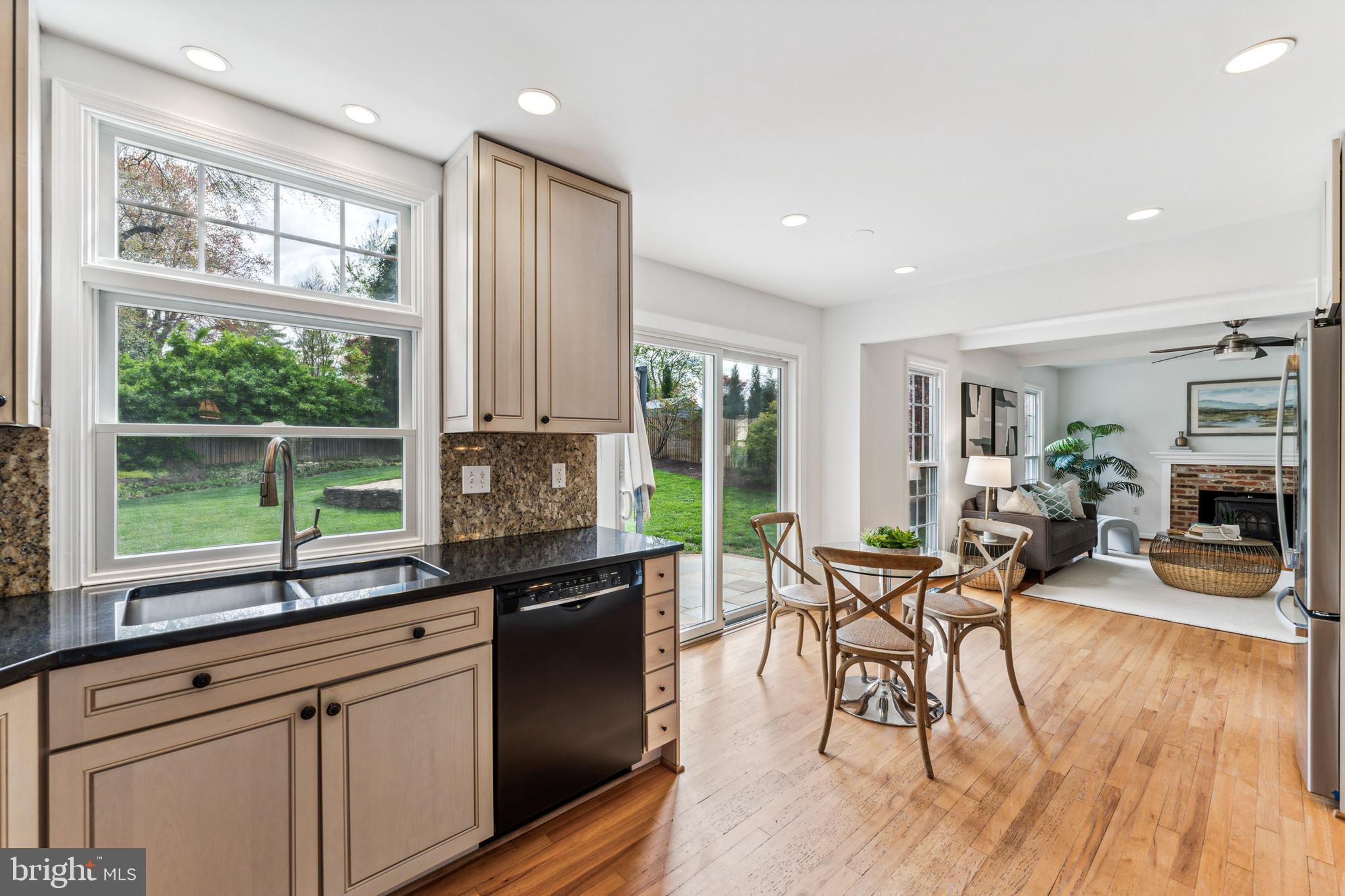 203 Ceret Ct SW