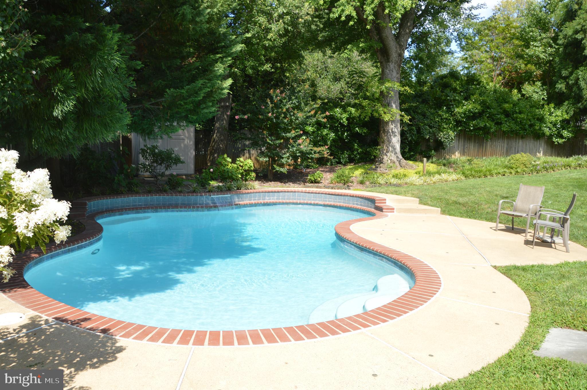 203 Ceret Ct SW