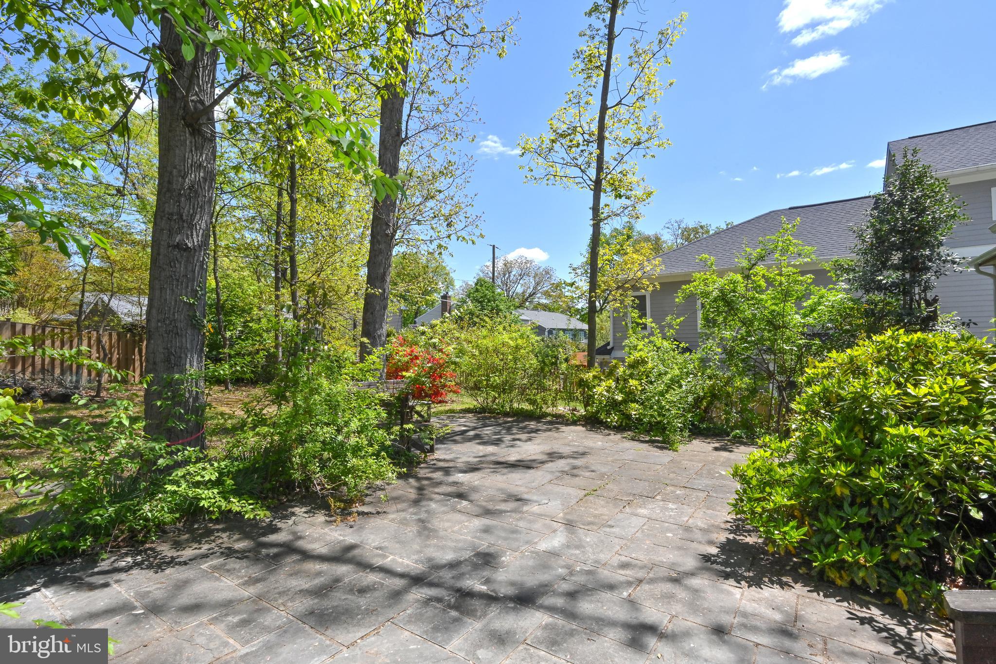 2331 Highland Ave