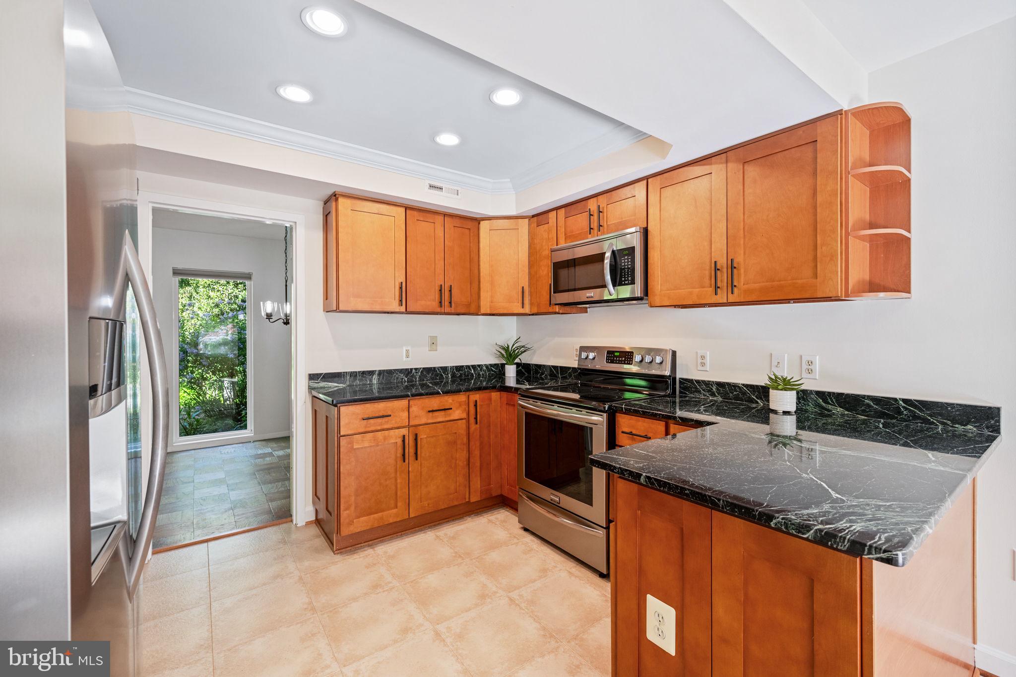 1705 Ivy Oak Sq