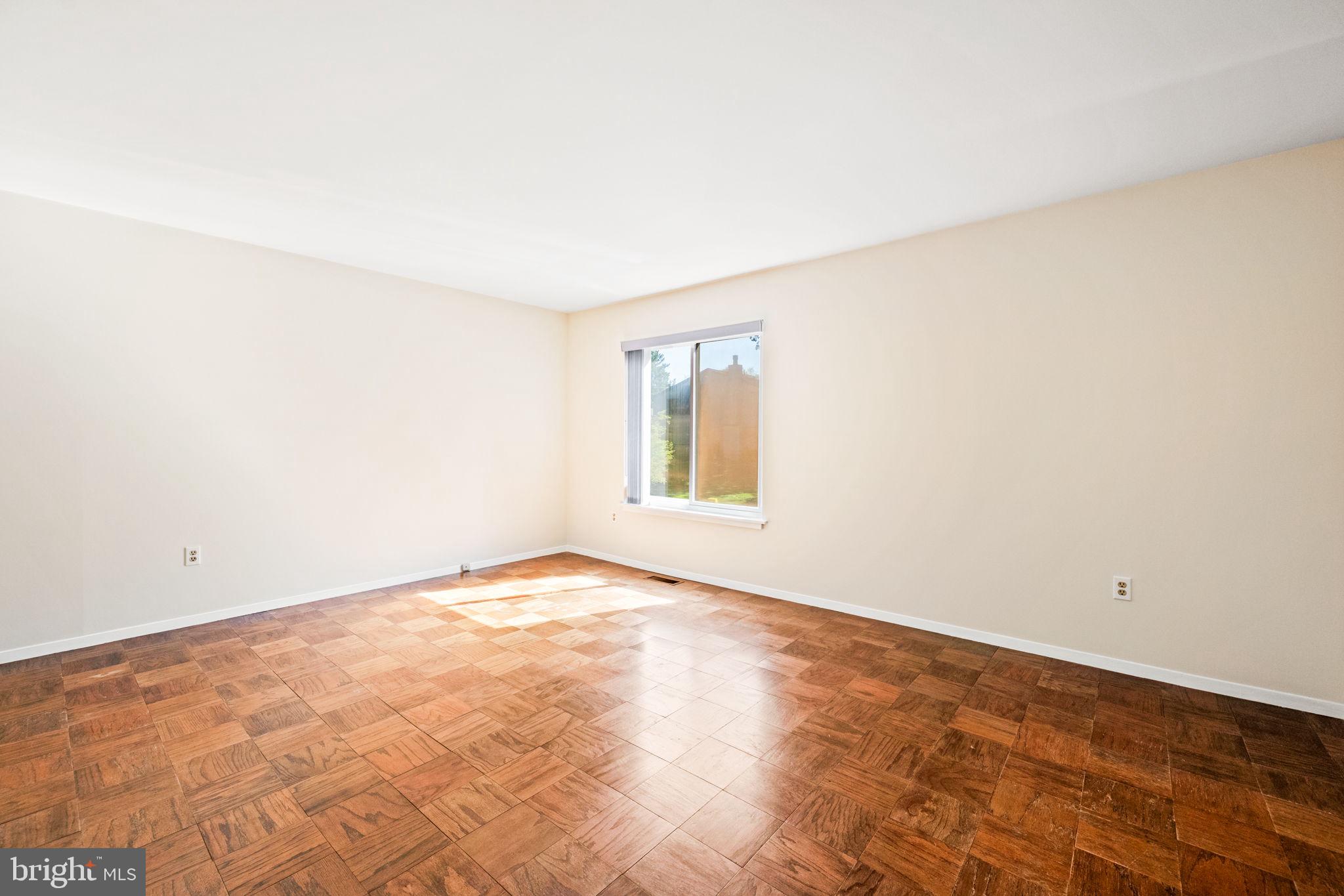 1705 Ivy Oak Sq