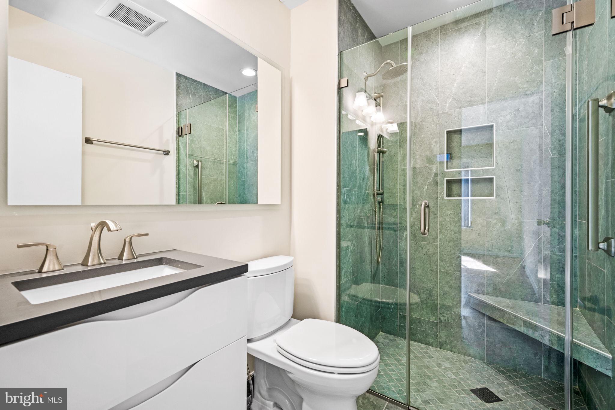 1705 Ivy Oak Sq