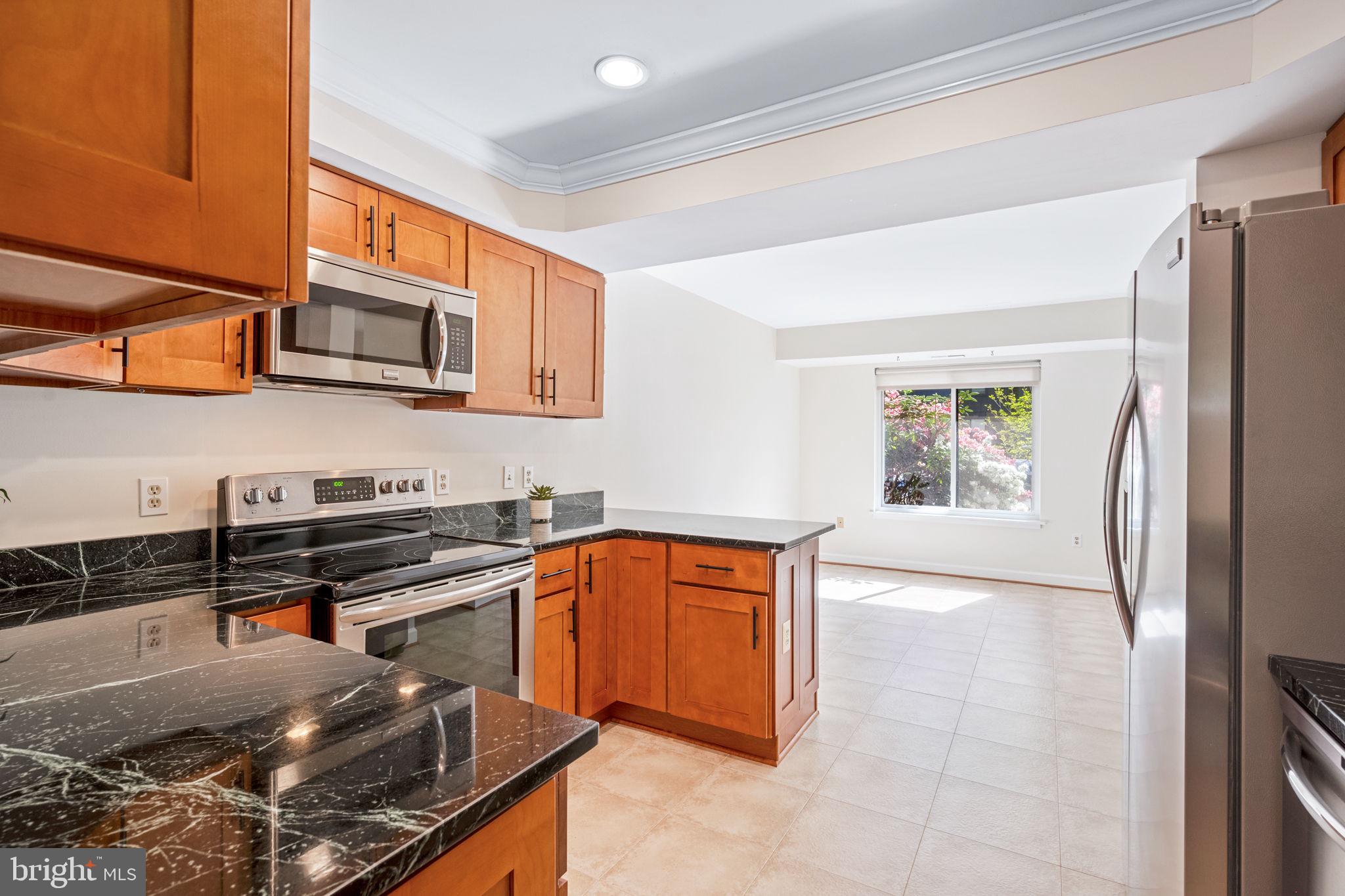 1705 Ivy Oak Sq