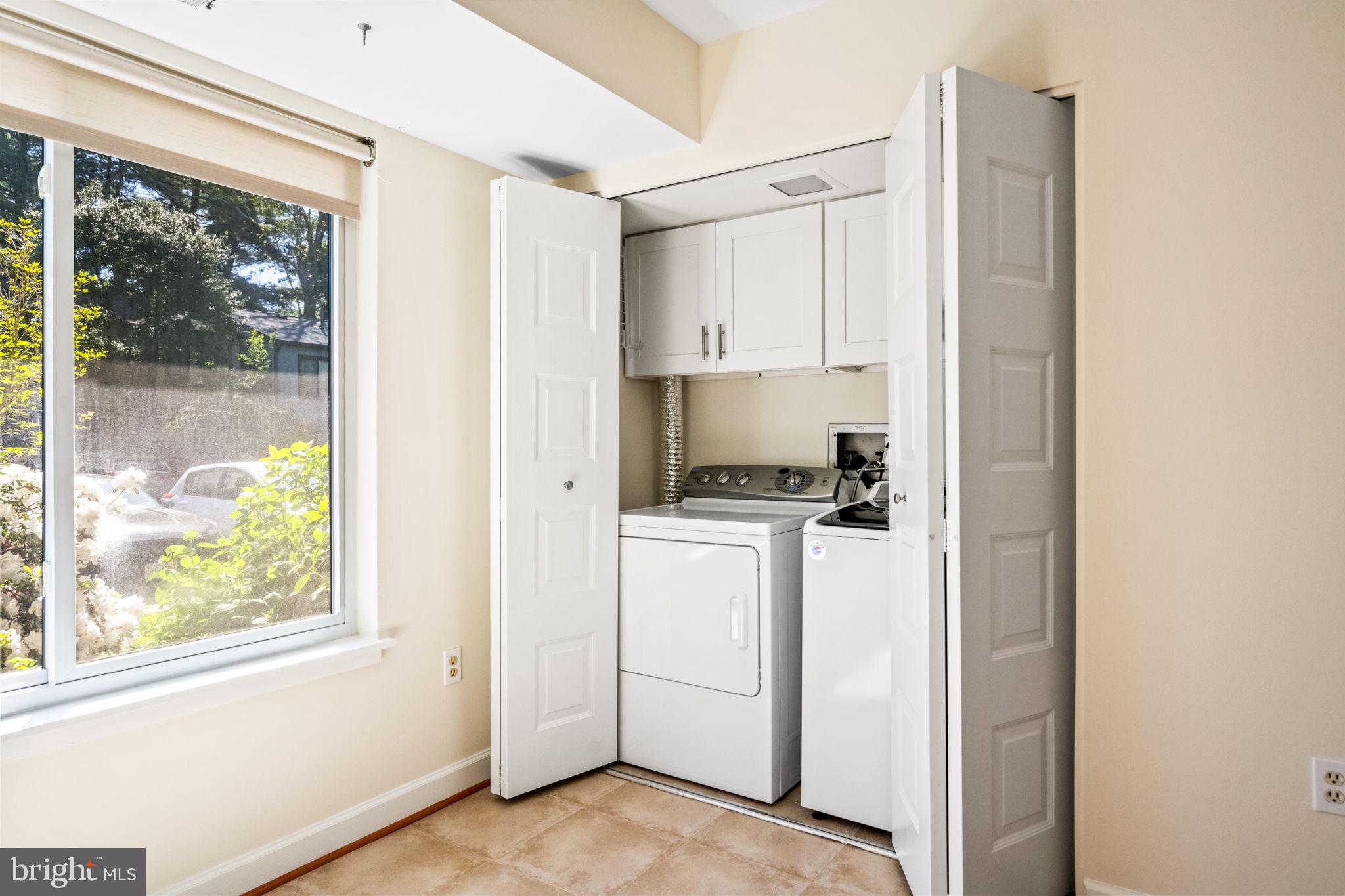 1705 Ivy Oak Sq