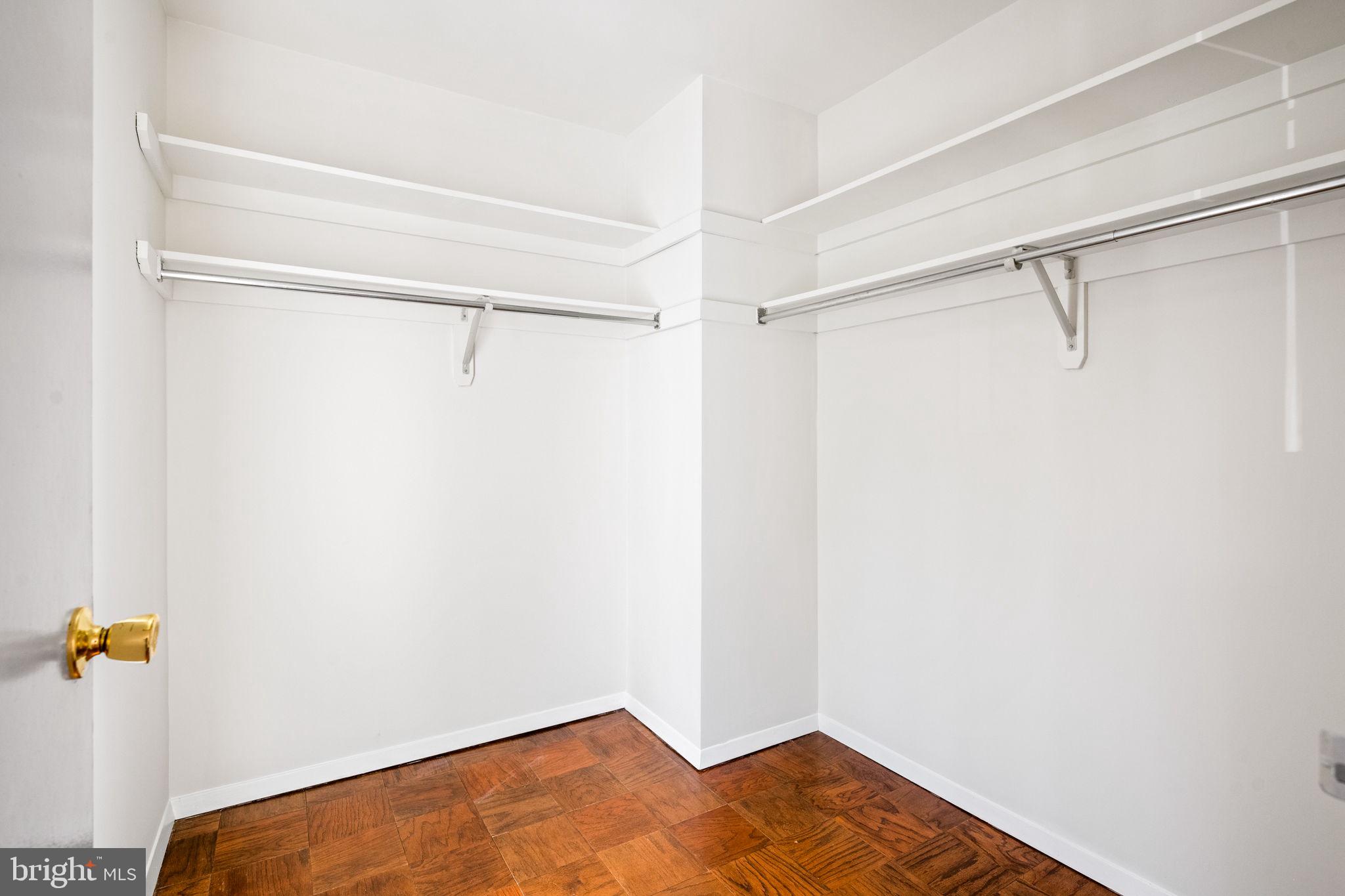 1705 Ivy Oak Sq