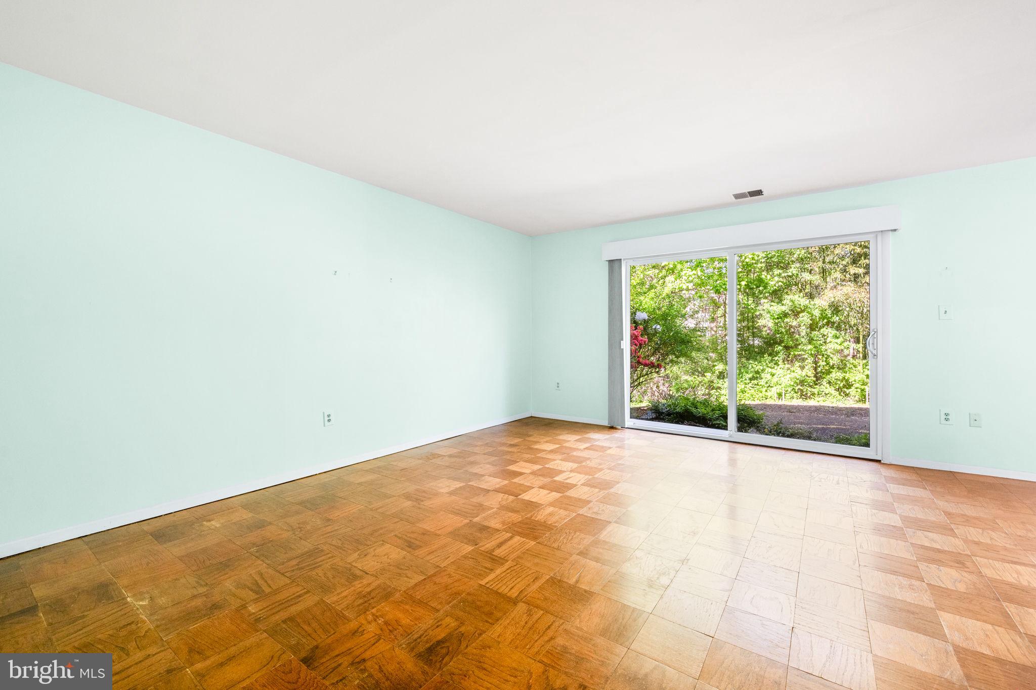 1705 Ivy Oak Sq