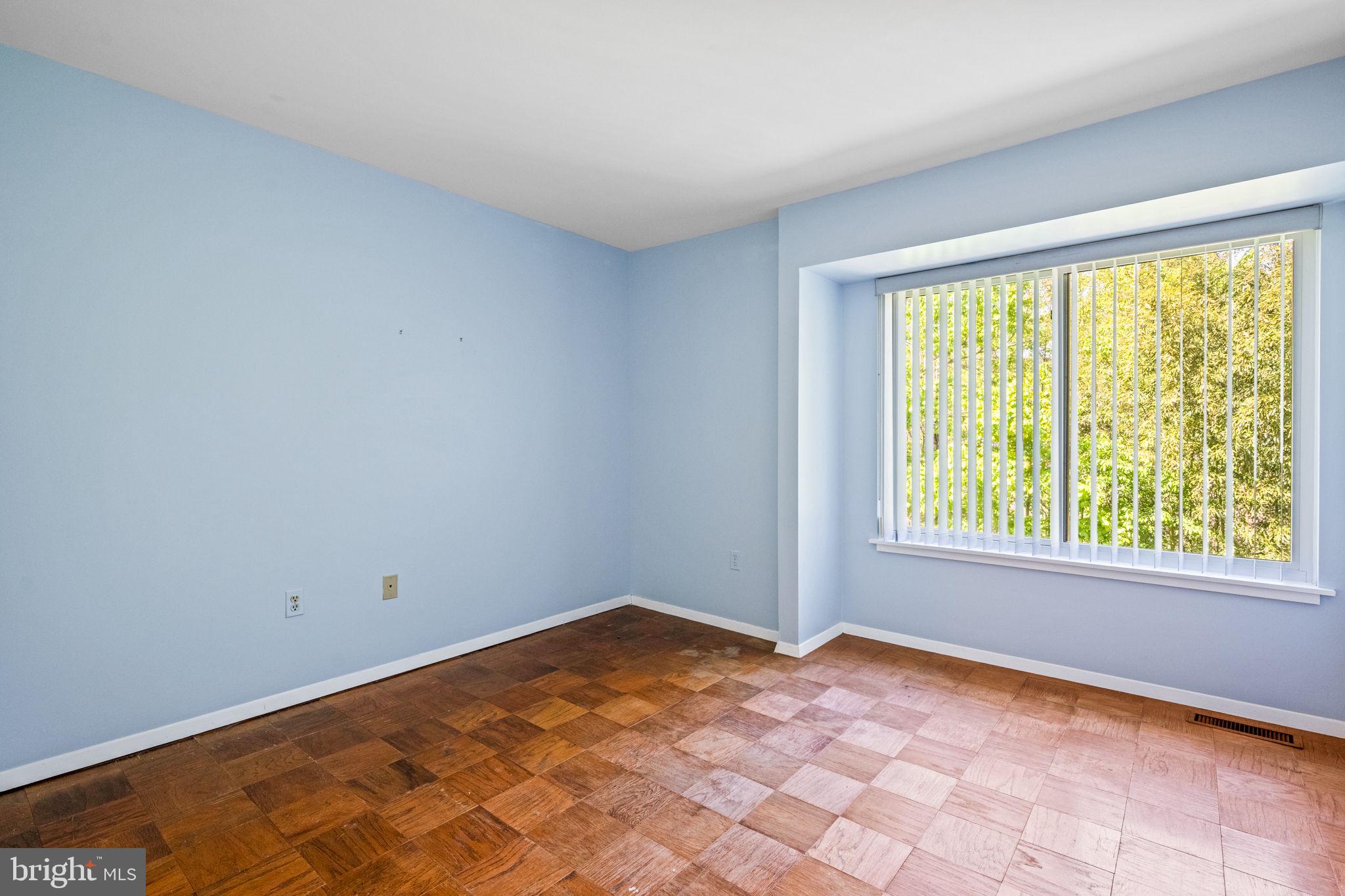 1705 Ivy Oak Sq