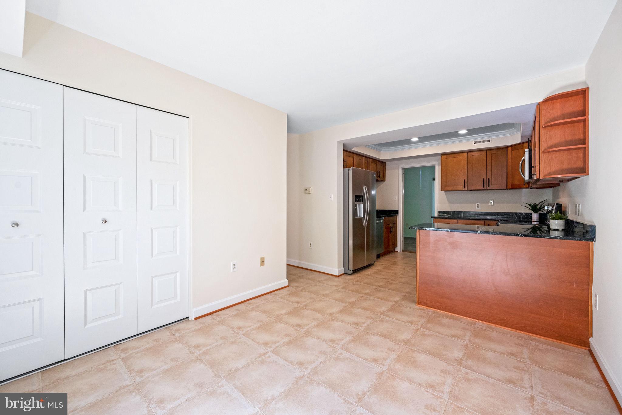 1705 Ivy Oak Sq