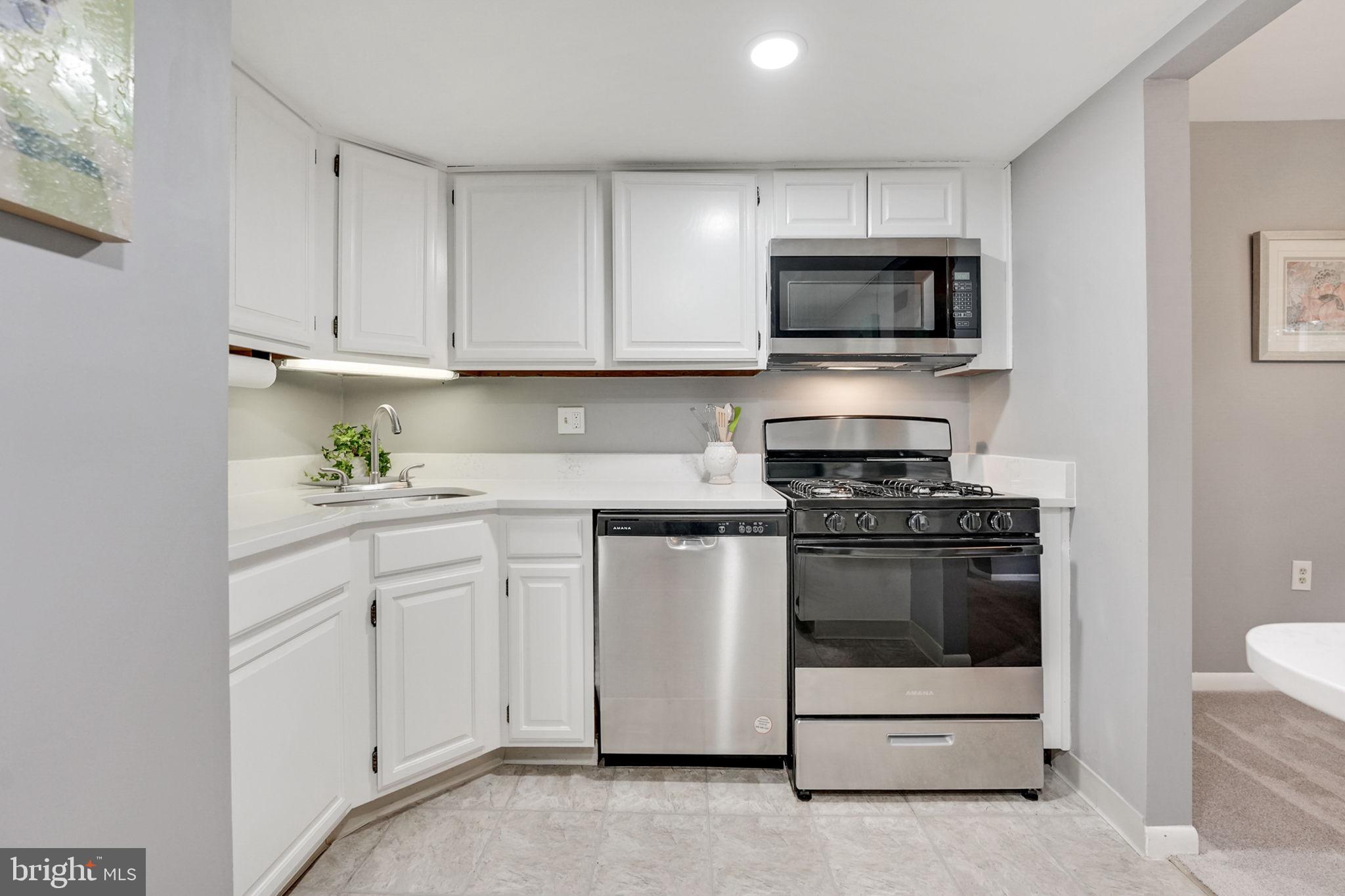 1426 Northgate Sq #1426-12b