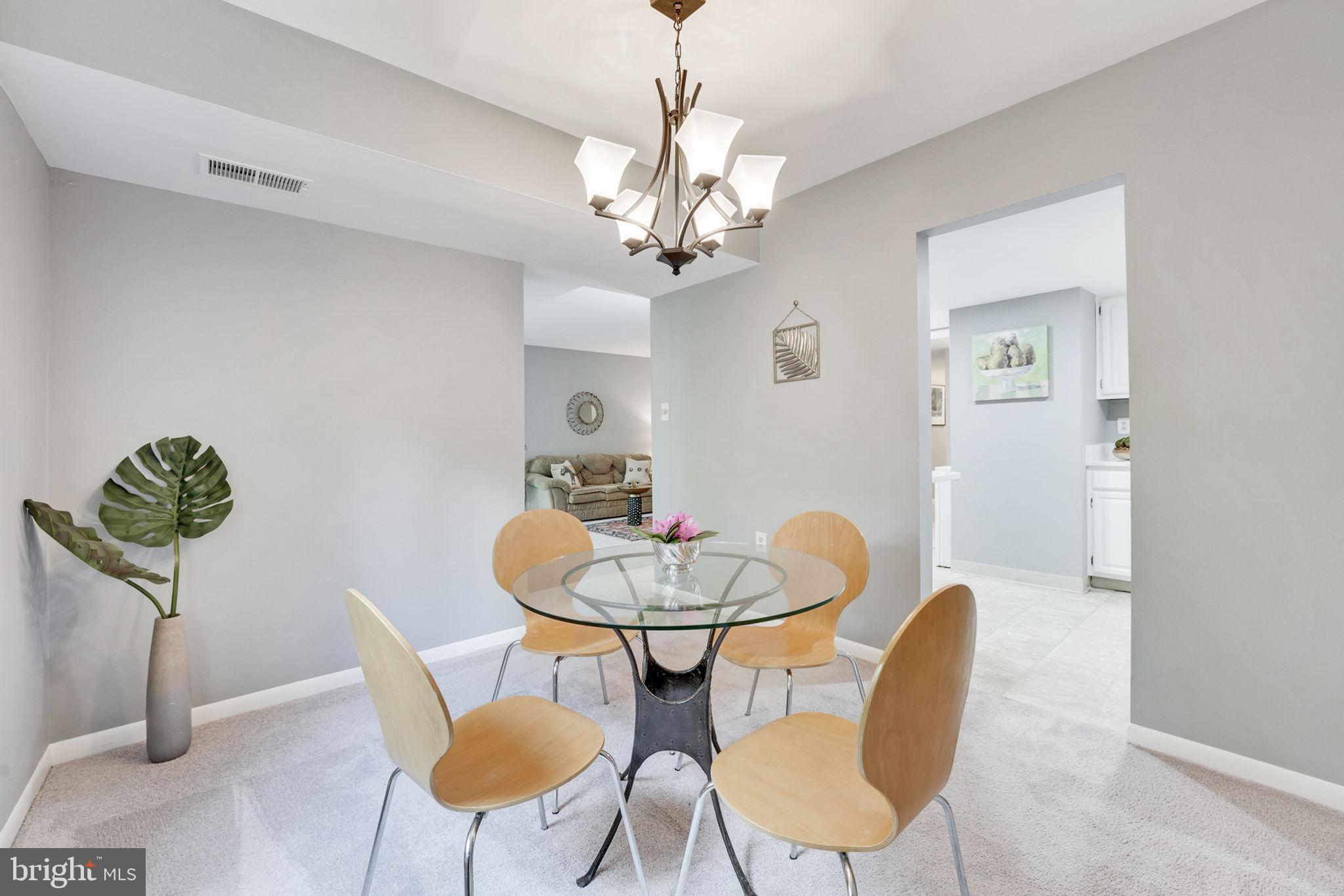 1426 Northgate Sq #1426-12b