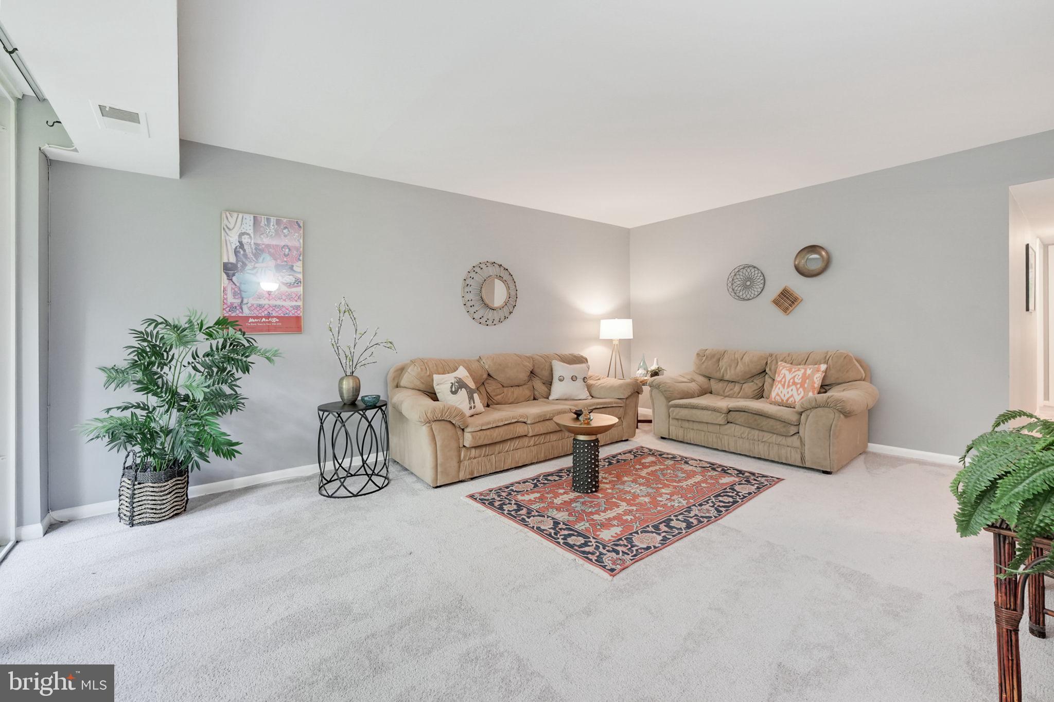 1426 Northgate Sq #1426-12b