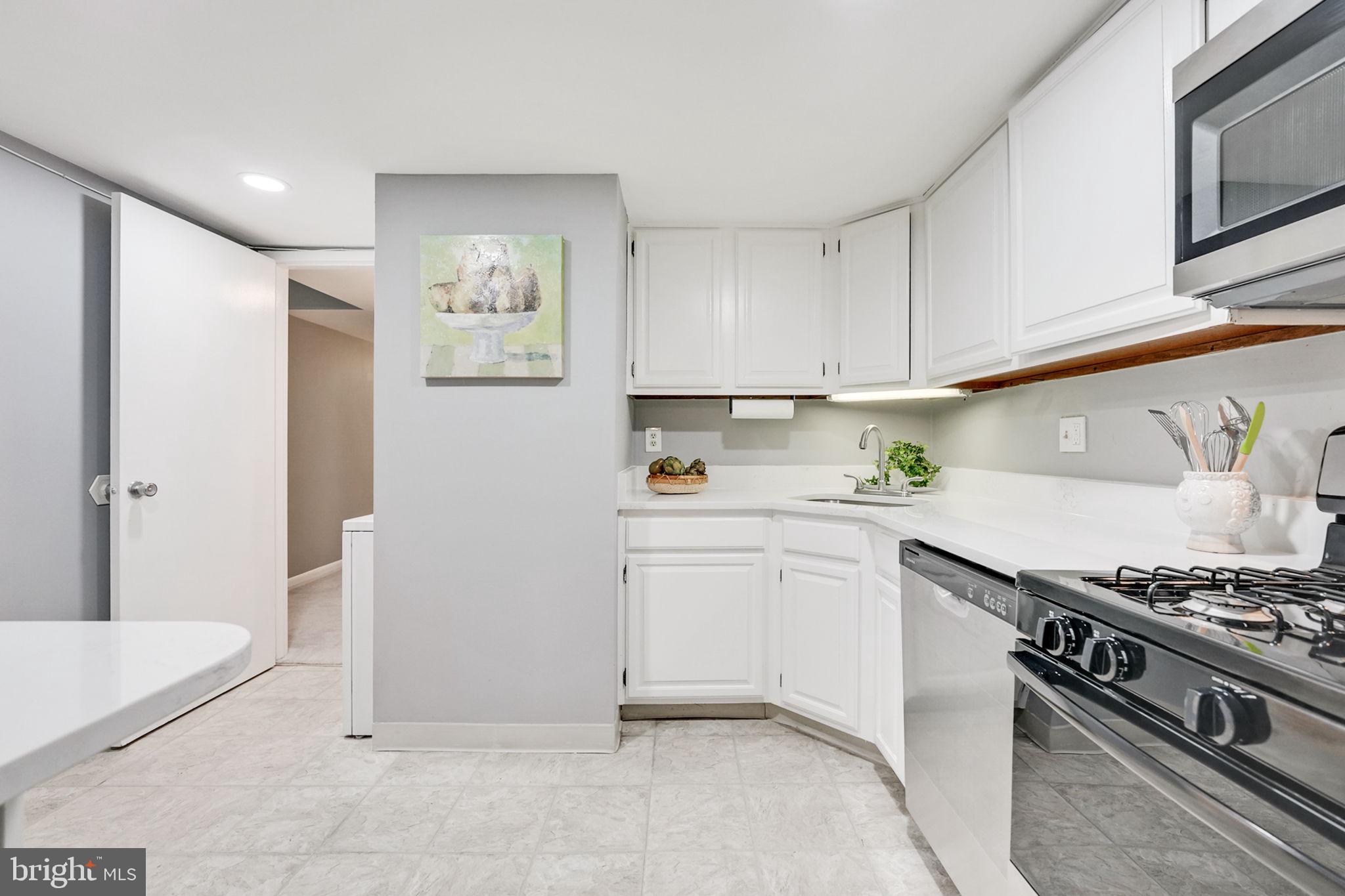 1426 Northgate Sq #1426-12b