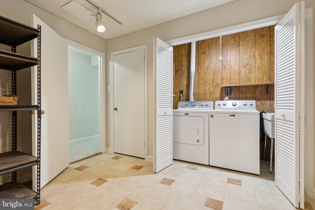 9557 Cherry Oak Ct