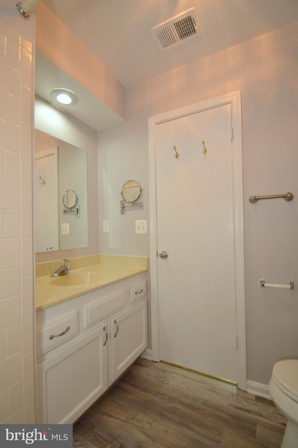 3924 Collis Oak Ct