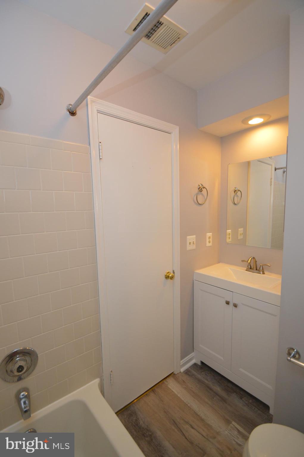 3924 Collis Oak Ct