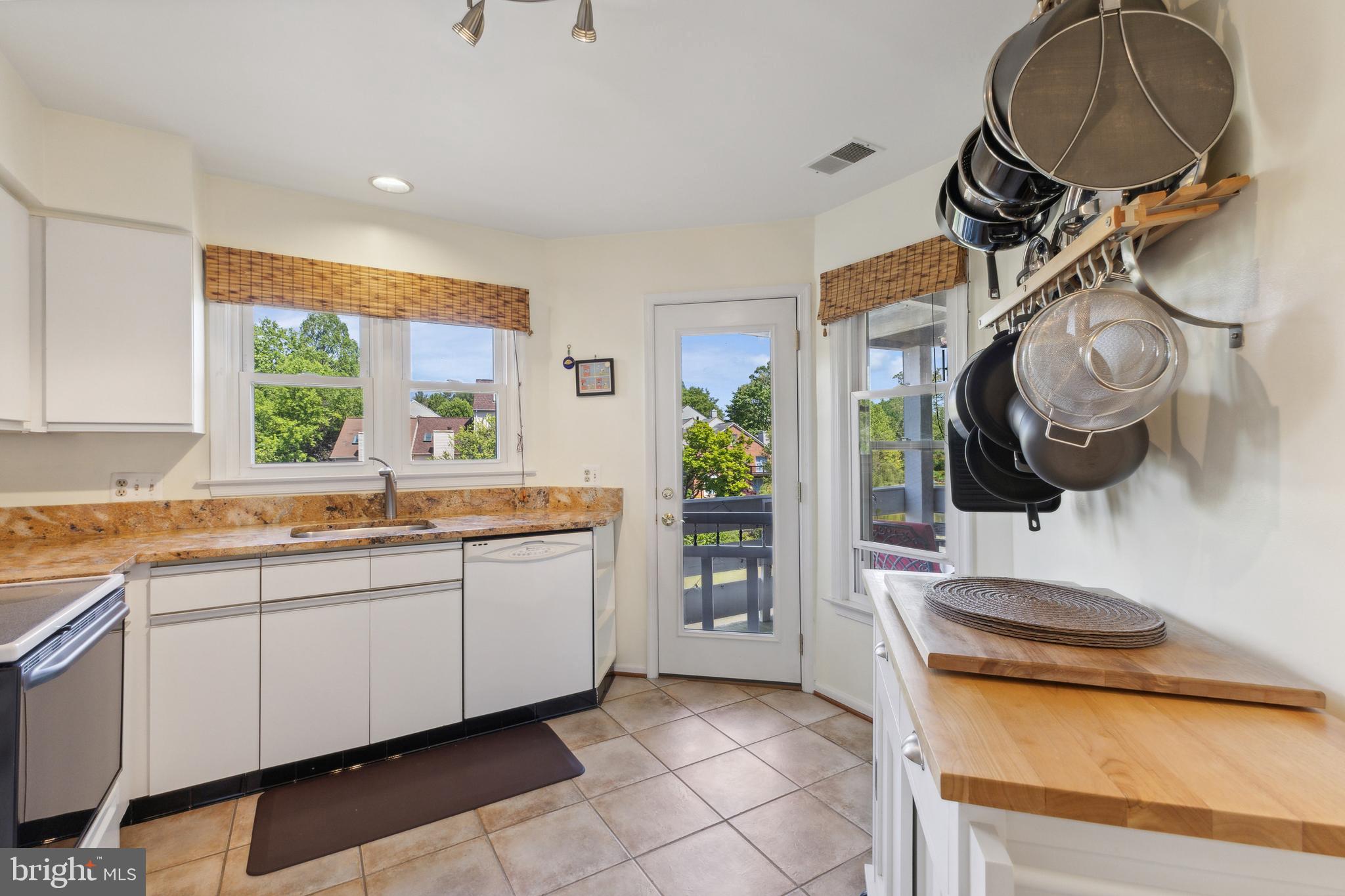 3150-J Covewood Ct #3150j