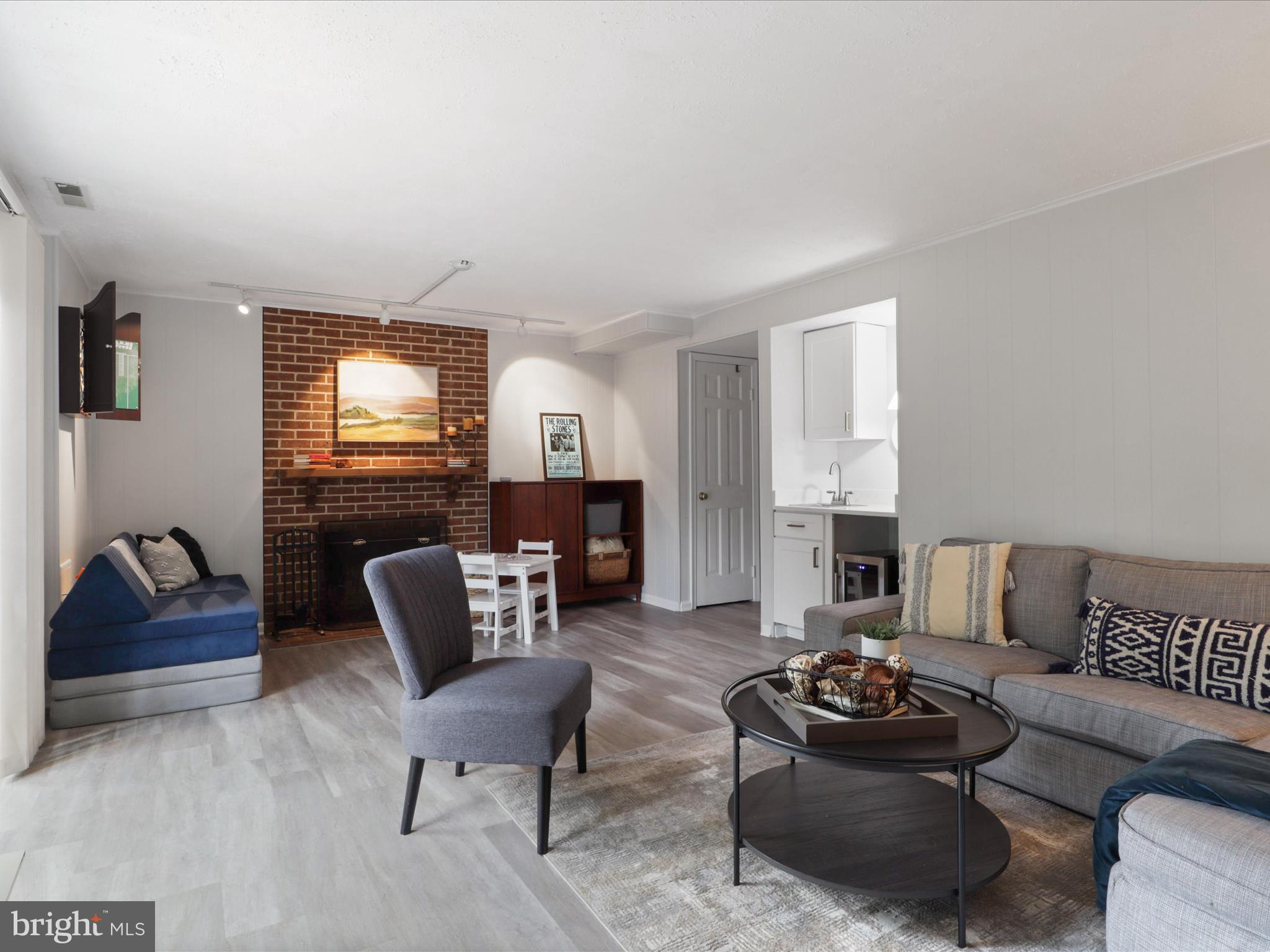 109 East St NE