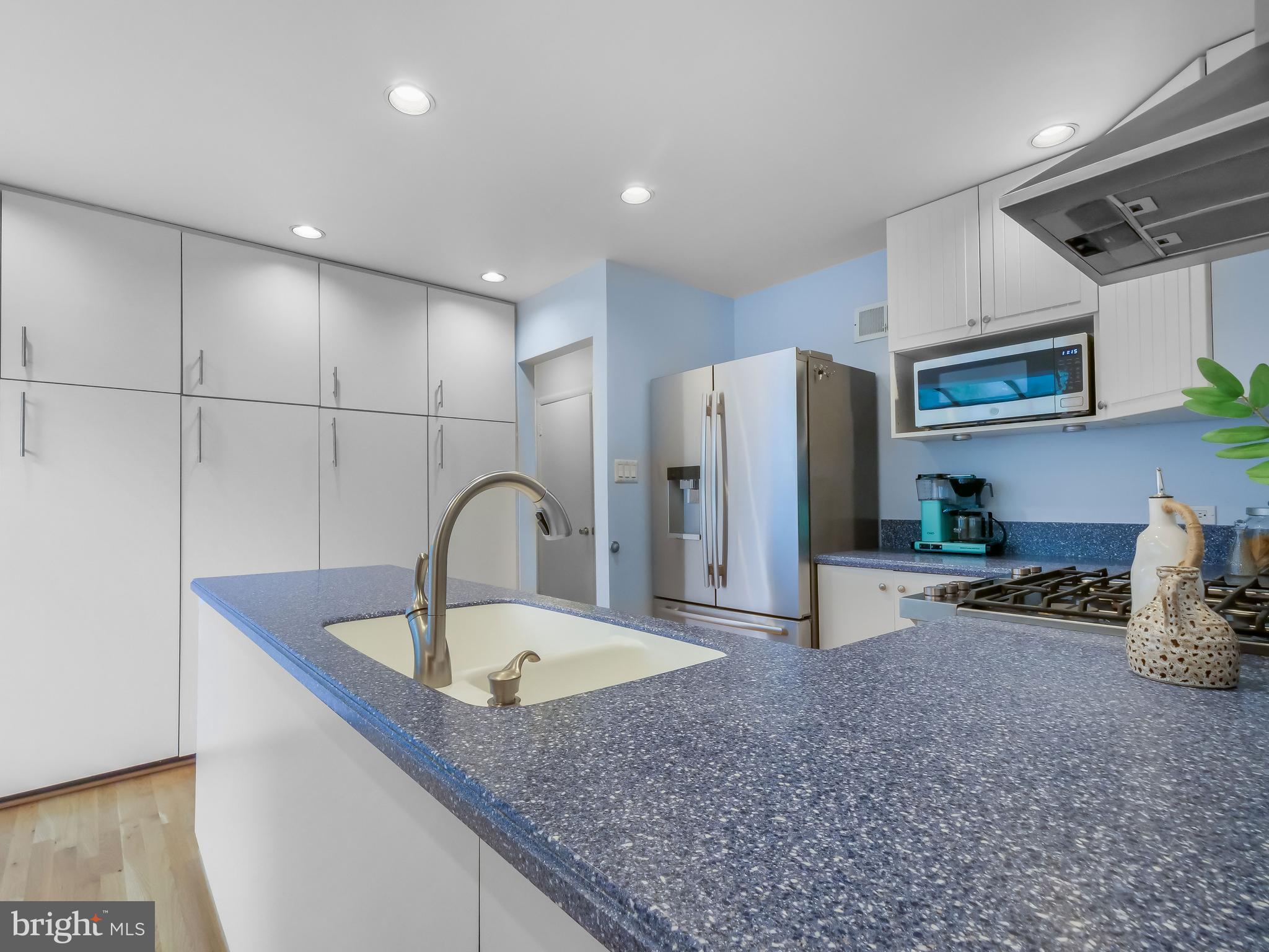 2416 Drexel St