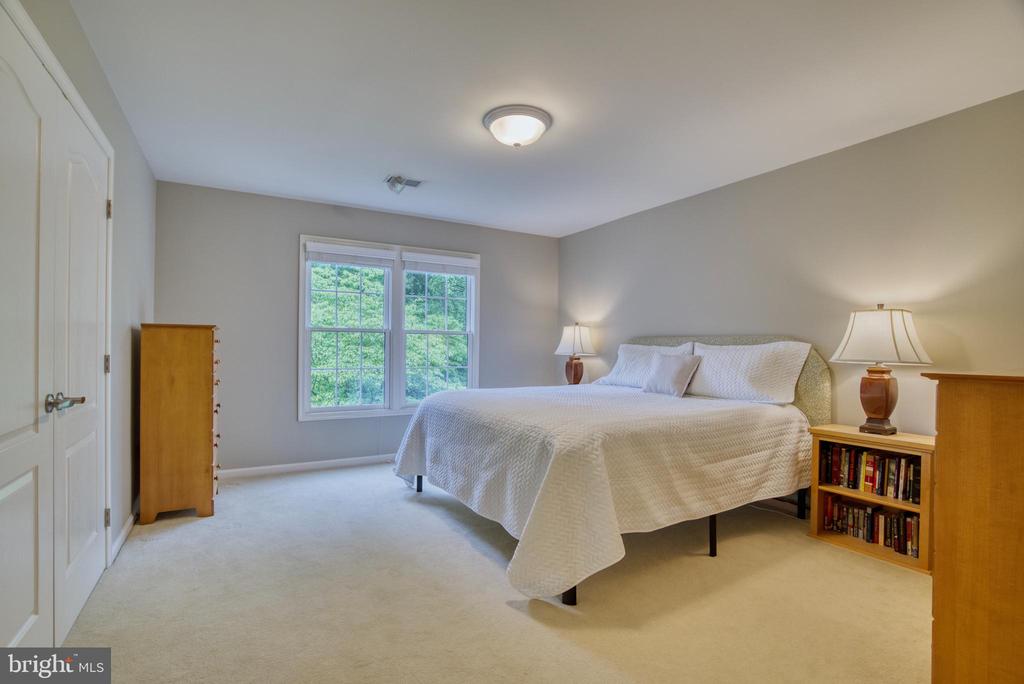 1298 Newkirk Ct