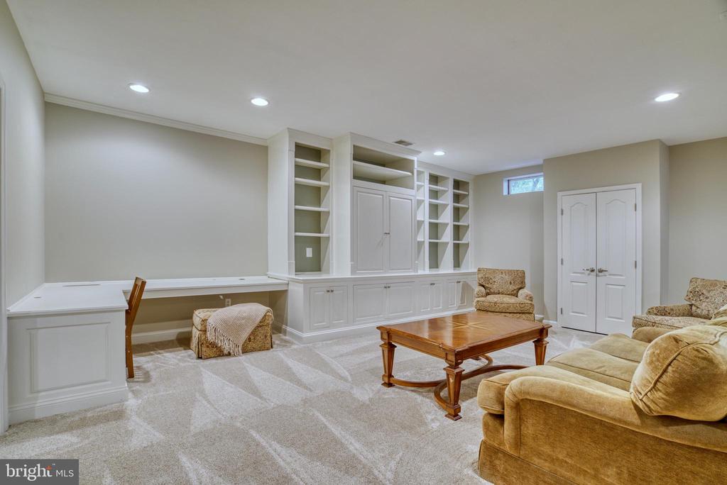 1298 Newkirk Ct