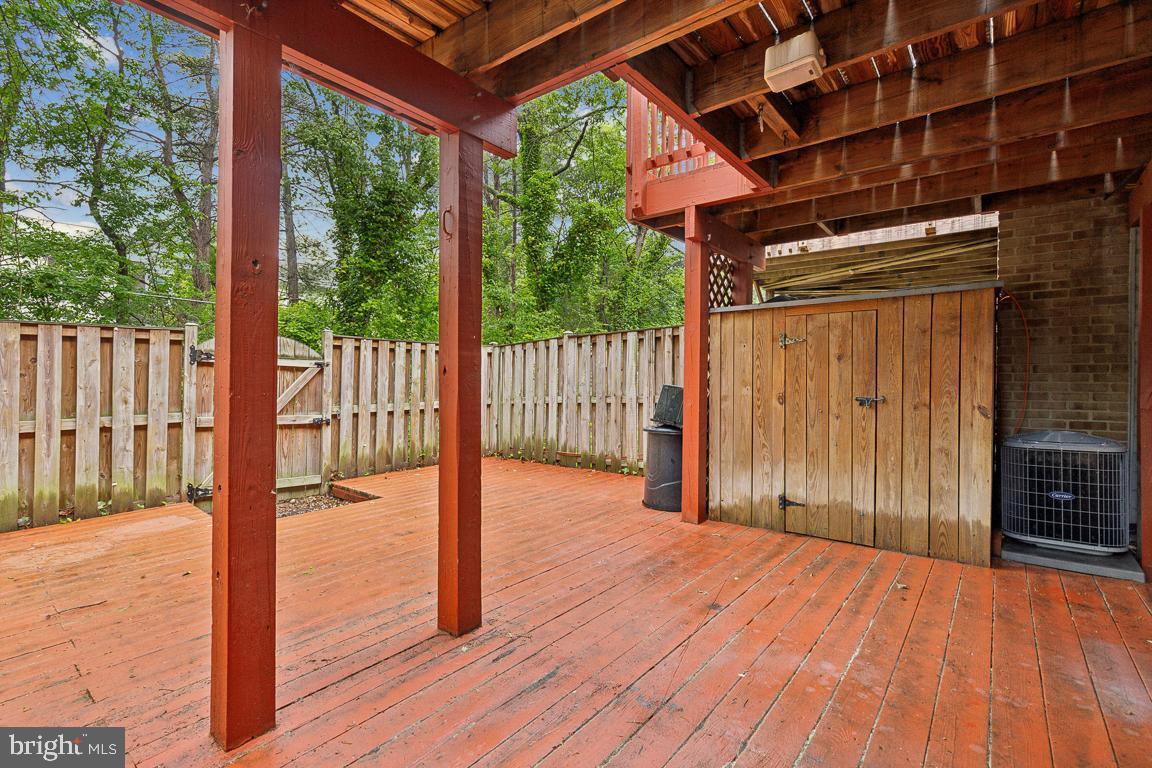 6188 Darleon Pl